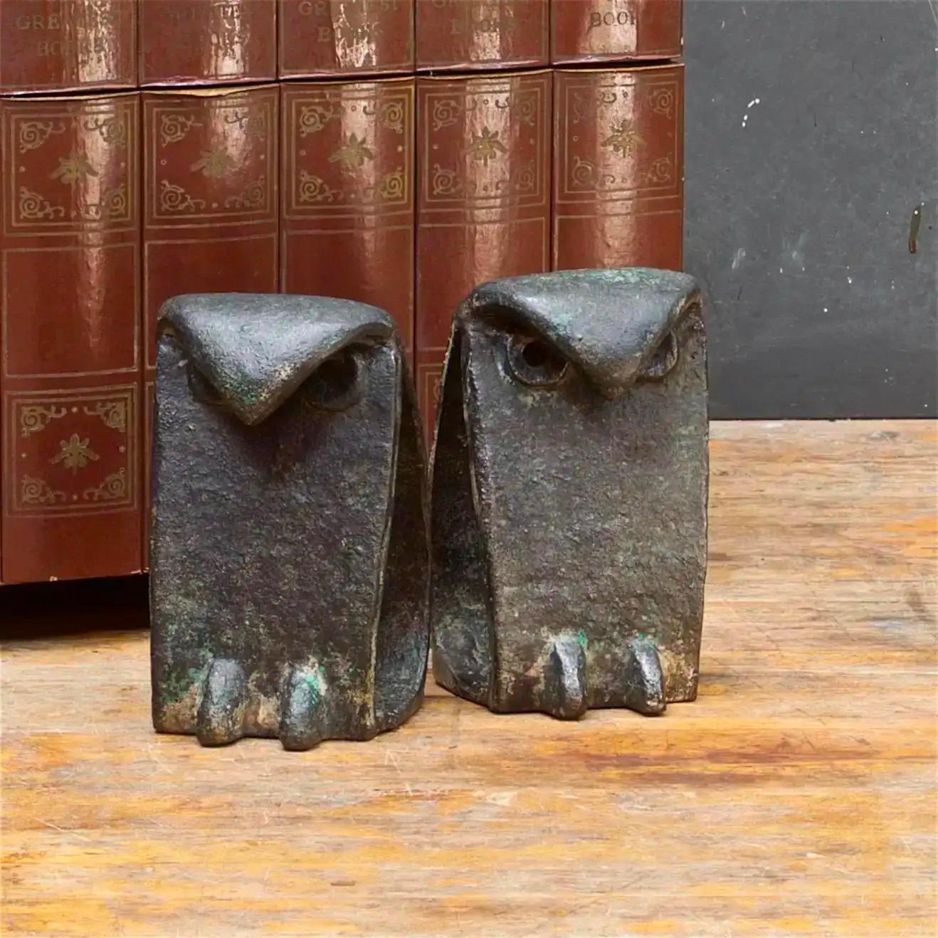 1950er Japanische Eulenskulpturen Brutalistischer Metallschmied Vögel Schwarzes Eisen wie Noguchi (Moderne der Mitte des Jahrhunderts)