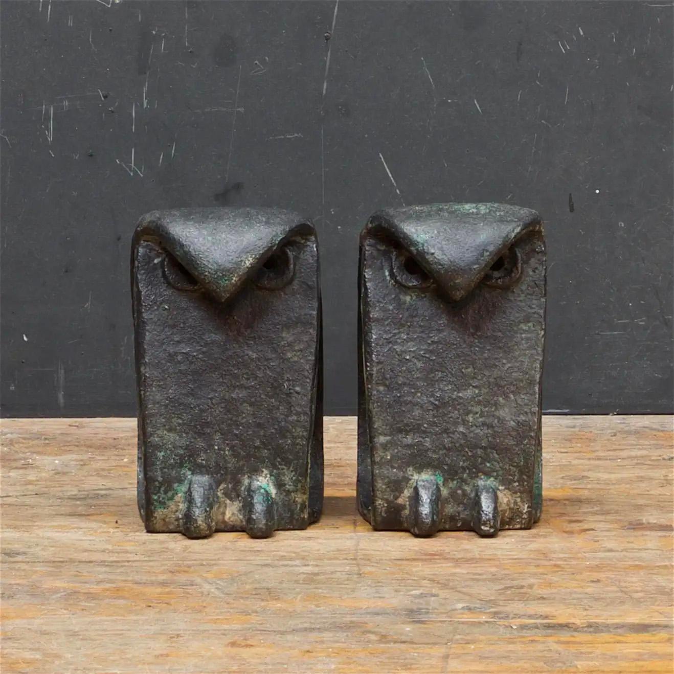 1950er Japanische Eulenskulpturen Brutalistischer Metallschmied Vögel Eisen wie Isamu Noguchi (Handgefertigt) im Angebot
