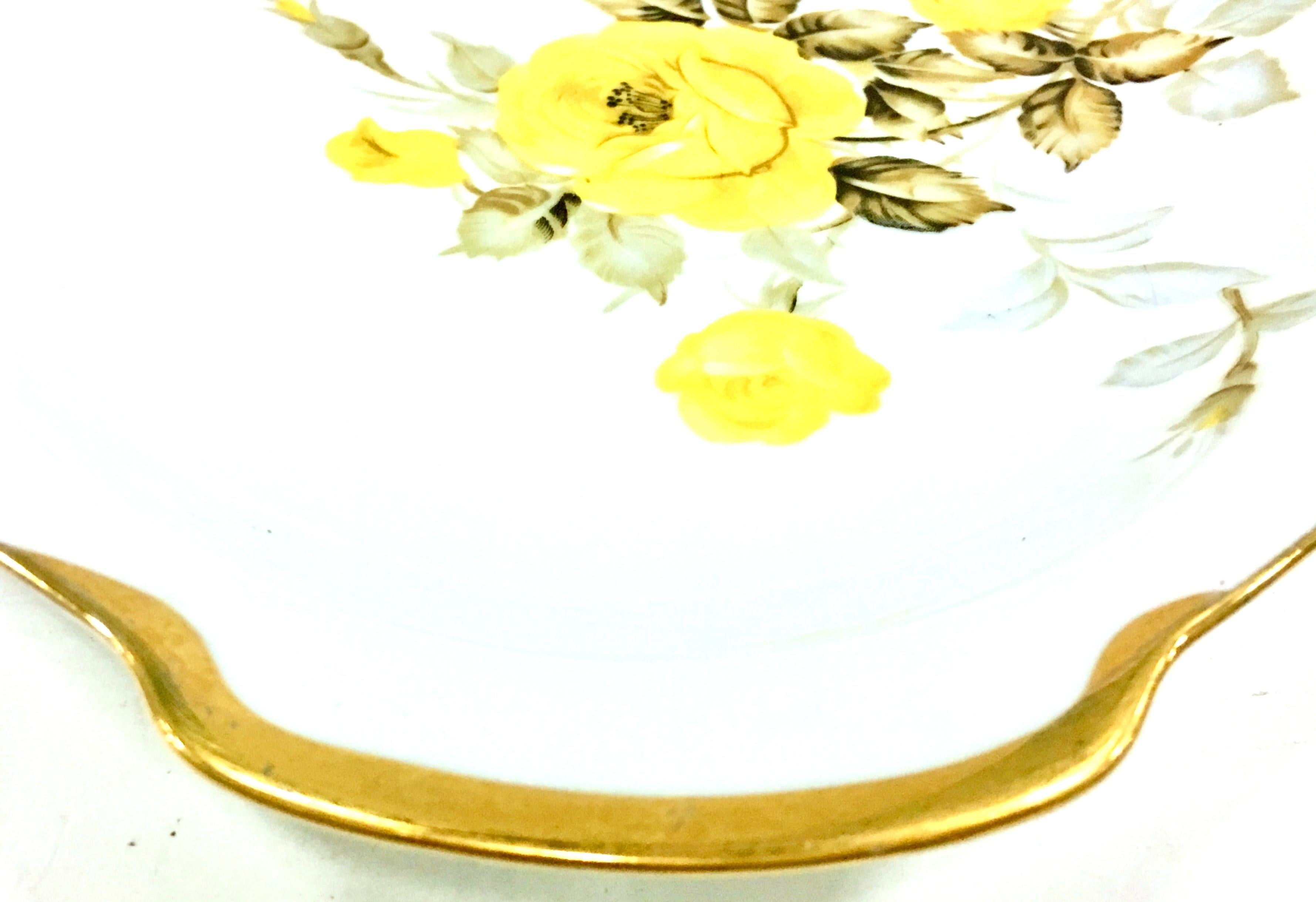 1950'S Japanese Porcelain & 22-Karat Gold Dinnerware Set of 24 For Sale 4