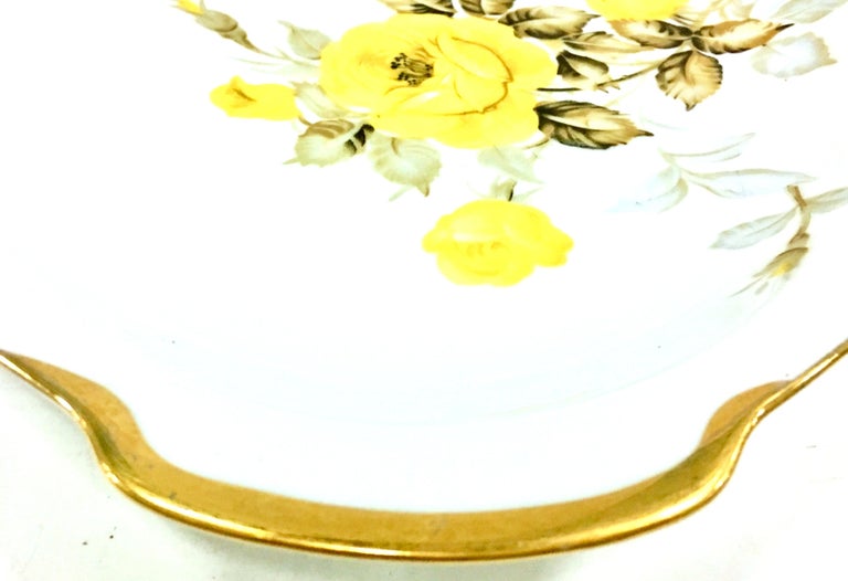 1950'S Japanese Porcelain & 22-Karat Gold Dinnerware Set of 24 For Sale 6