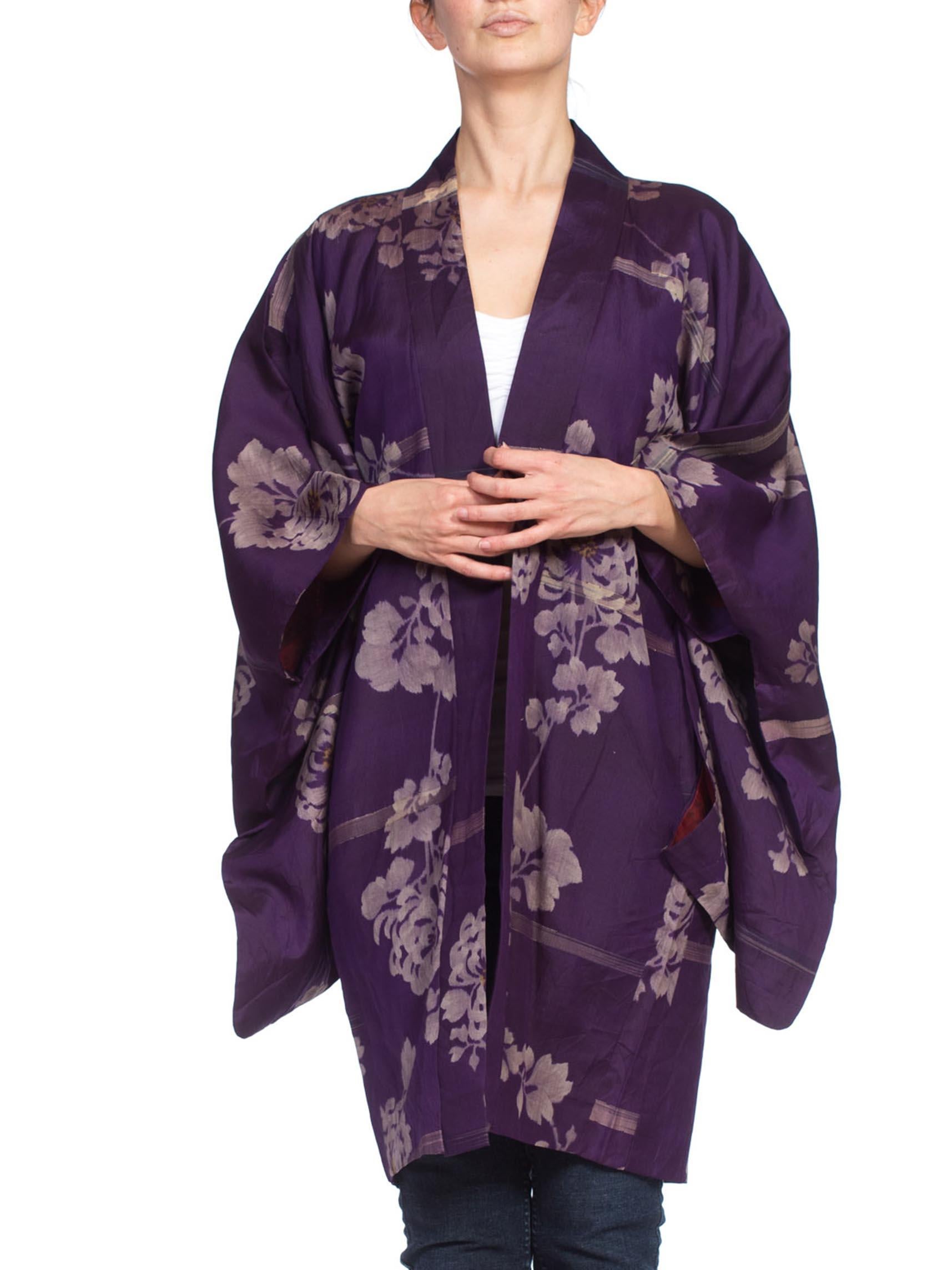 Black 1950'S Japanese Purple Floral Silk  Kimono