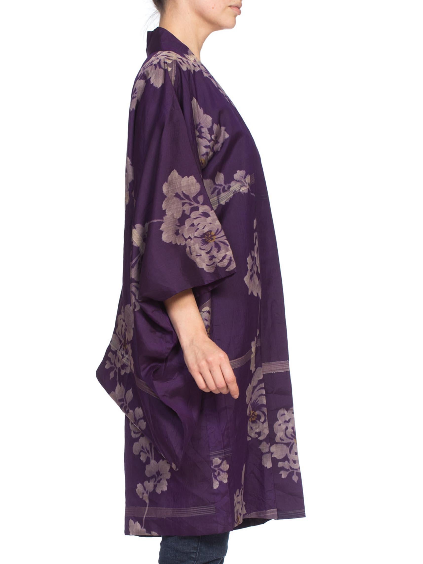 1950'S Japanese Purple Floral Silk  Kimono In Excellent Condition In New York, NY