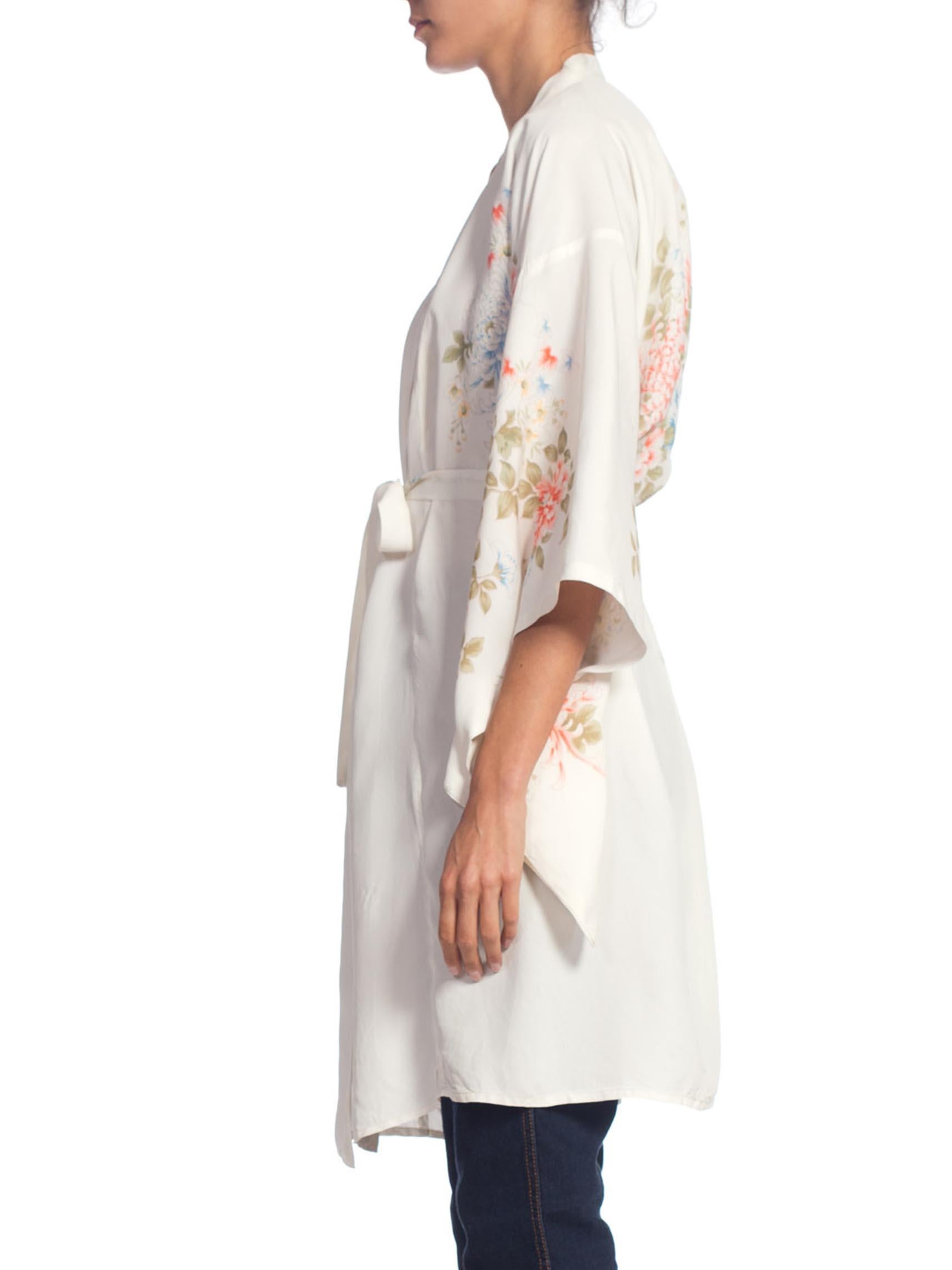 1950S Japanese Rayon Floral Pastel Kimono In Excellent Condition In New York, NY