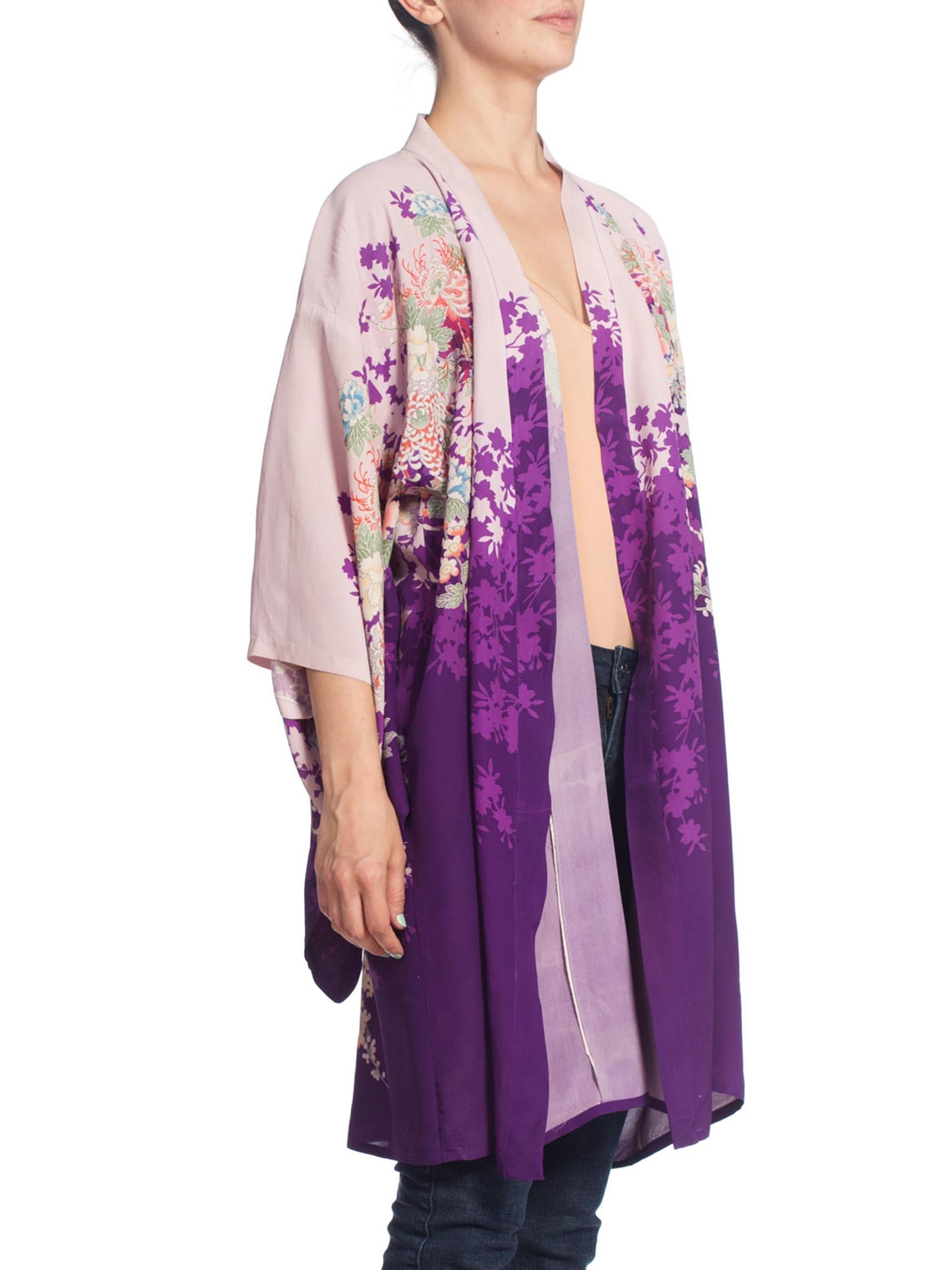1950S Japanese Rayon Kimono In Purple With Flowers In Excellent Condition In New York, NY