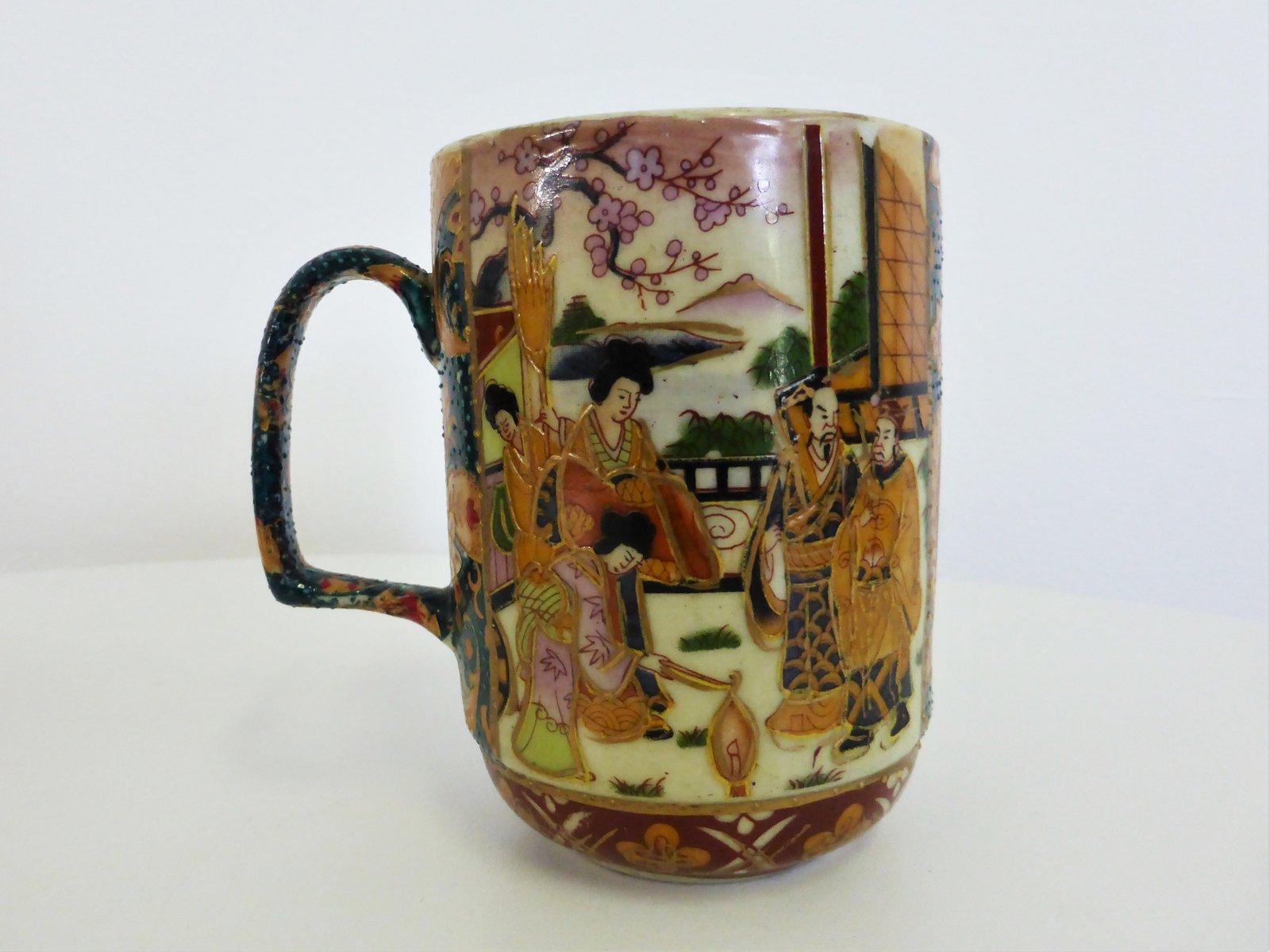 1950s Japanese Satsuma Hand-Painted Ceramic Set - Exquisite Mid-Century Collecti In Good Condition For Sale In Manzano, IT