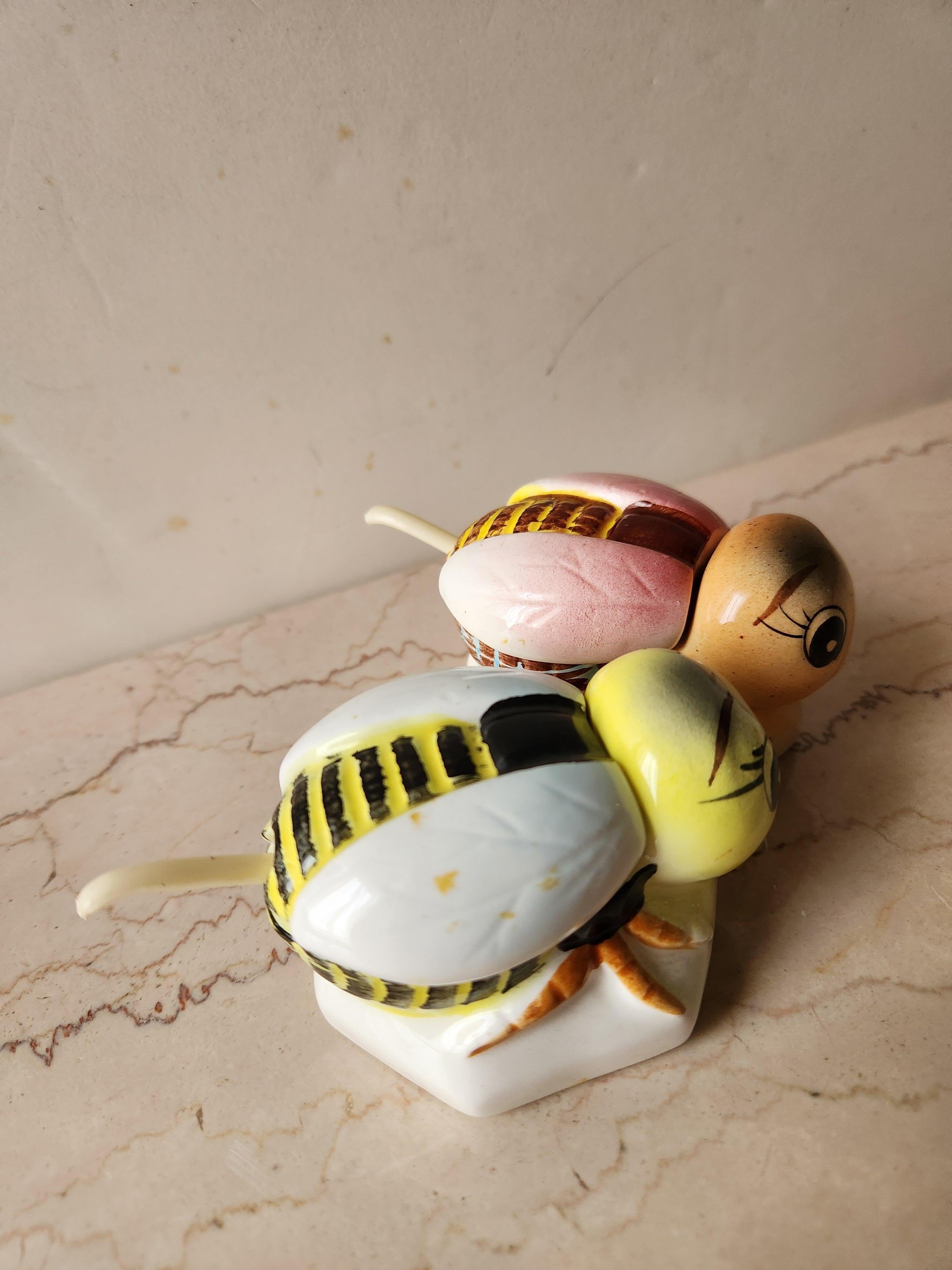 20th Century 1950s Japanese Set Bumble Bee Honey Pots Hand Painted Condiment Jar For Sale
