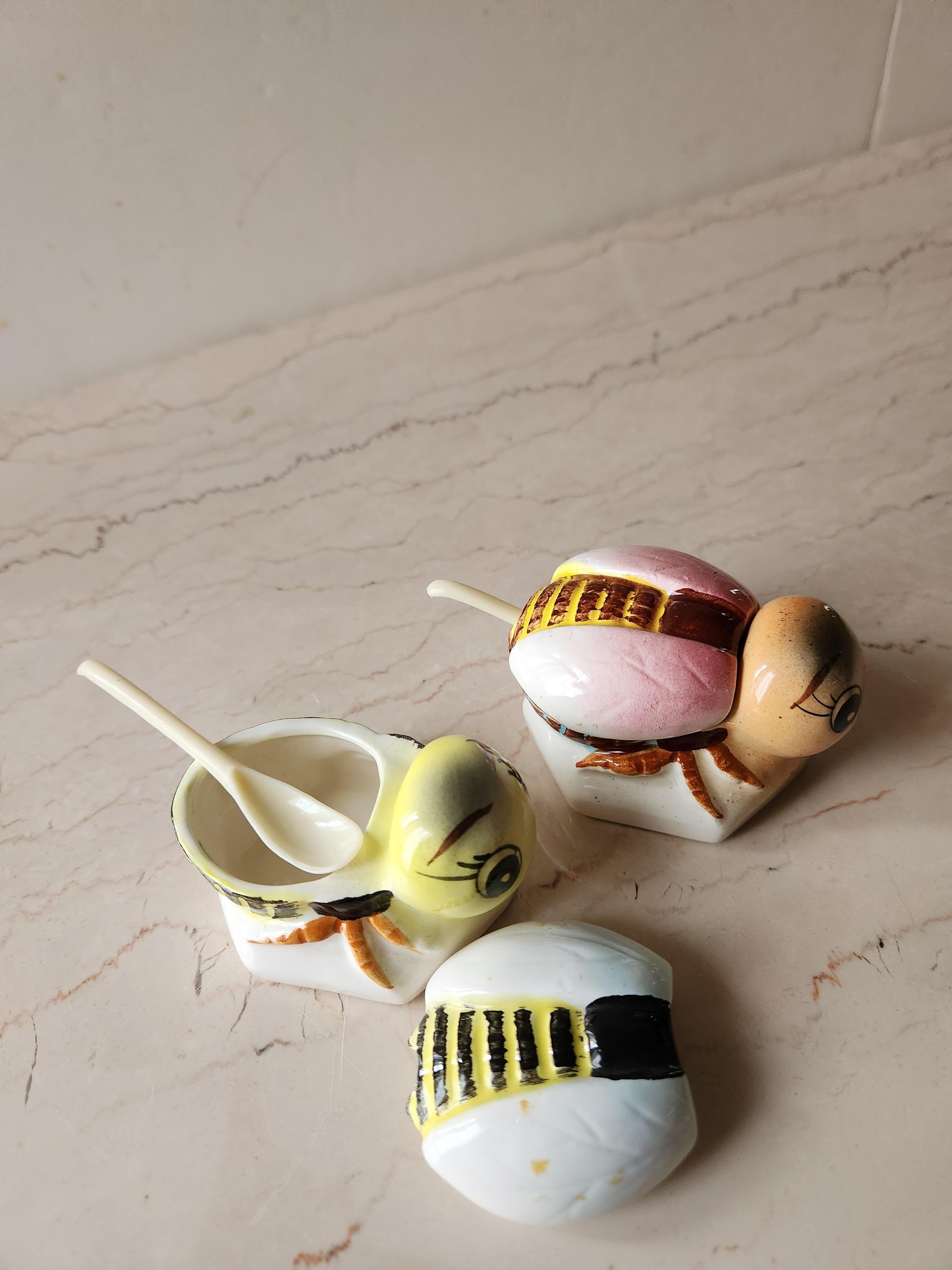 1950s Japanese Set Bumble Bee Honey Pots Hand Painted Condiment Jar For Sale 3