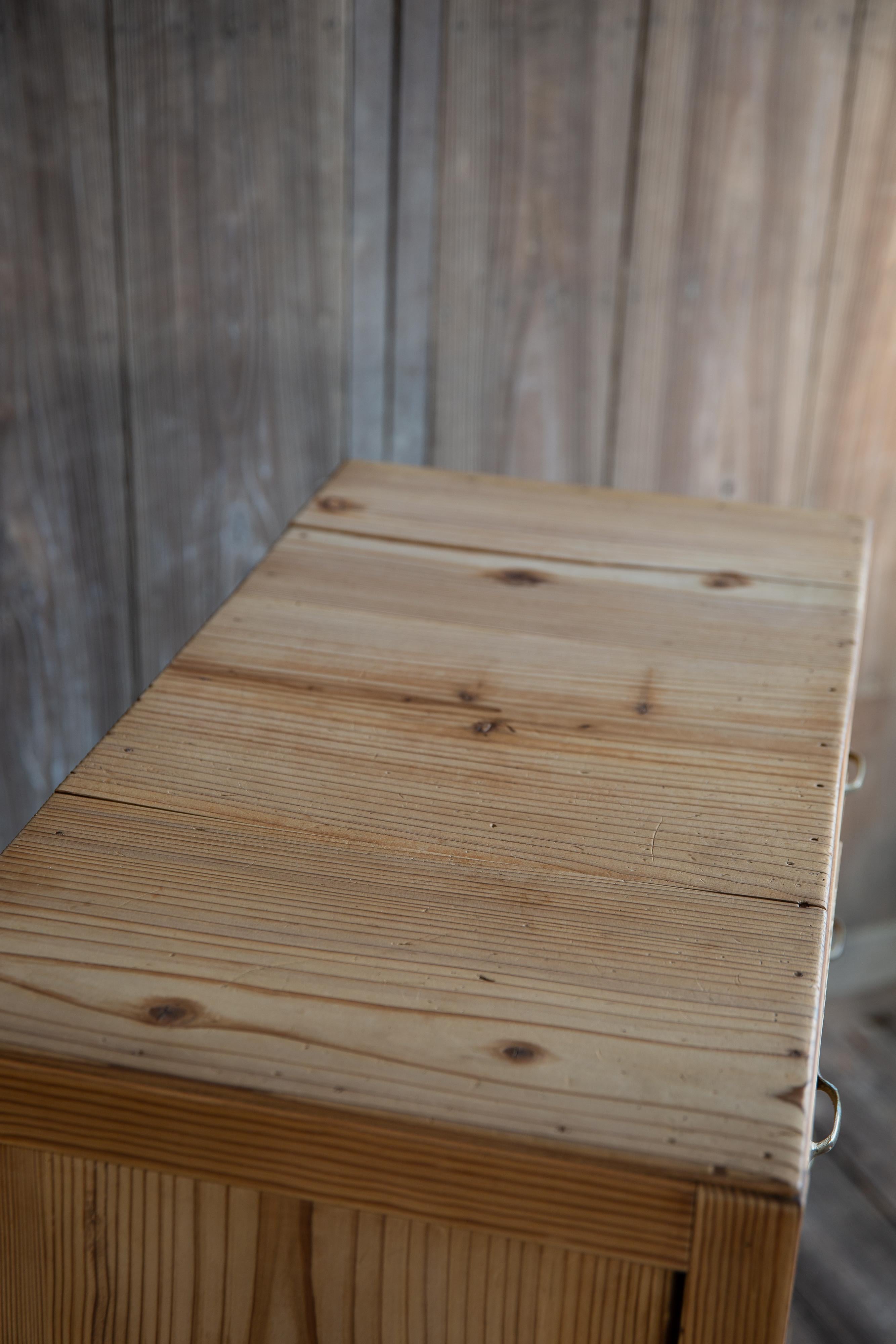 Cómoda japonesa vintage de madera tansu de los años 1940, wabi sabi organic Japandi en venta 8