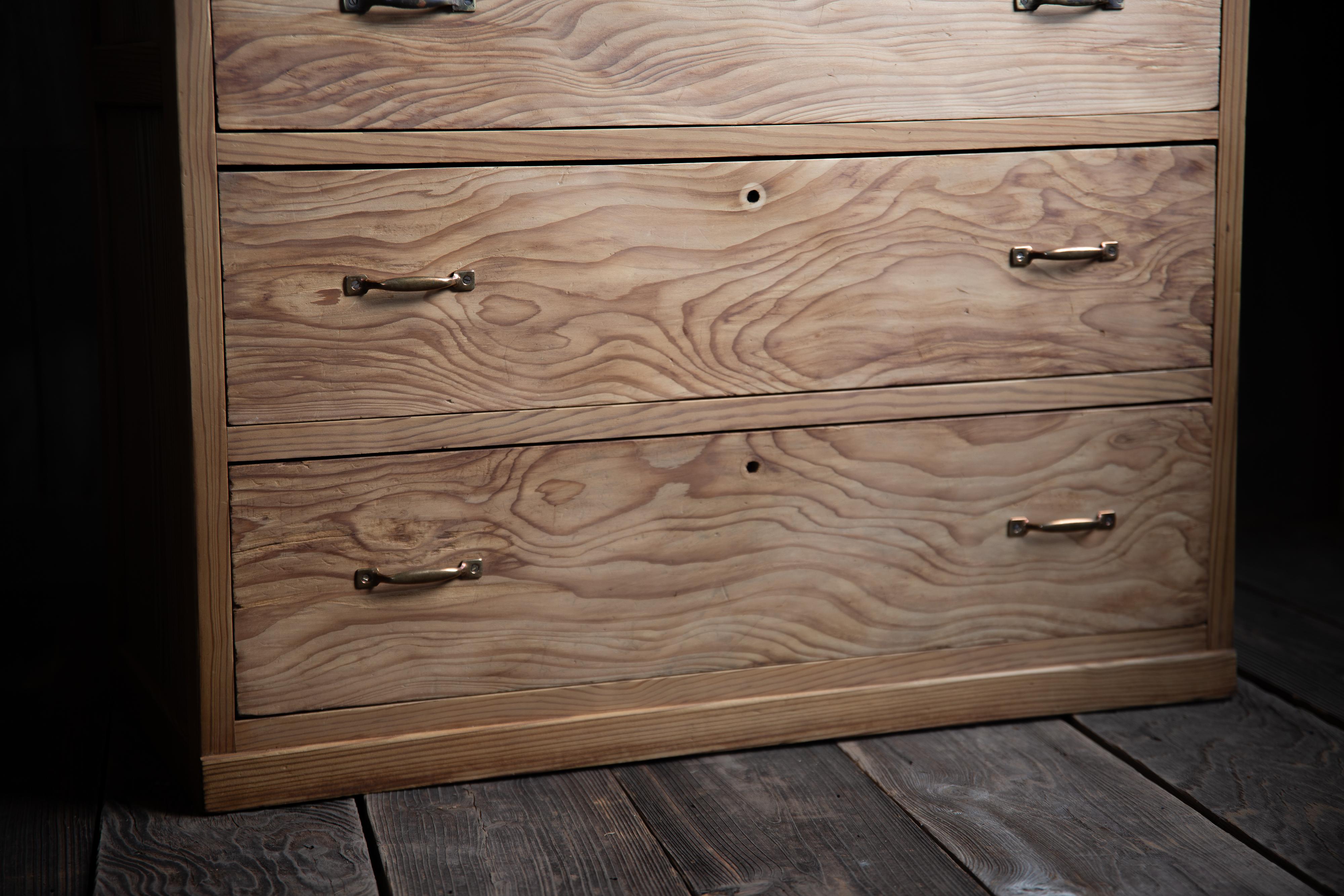 Cómoda japonesa vintage de madera tansu de los años 1940, wabi sabi organic Japandi Madera en venta