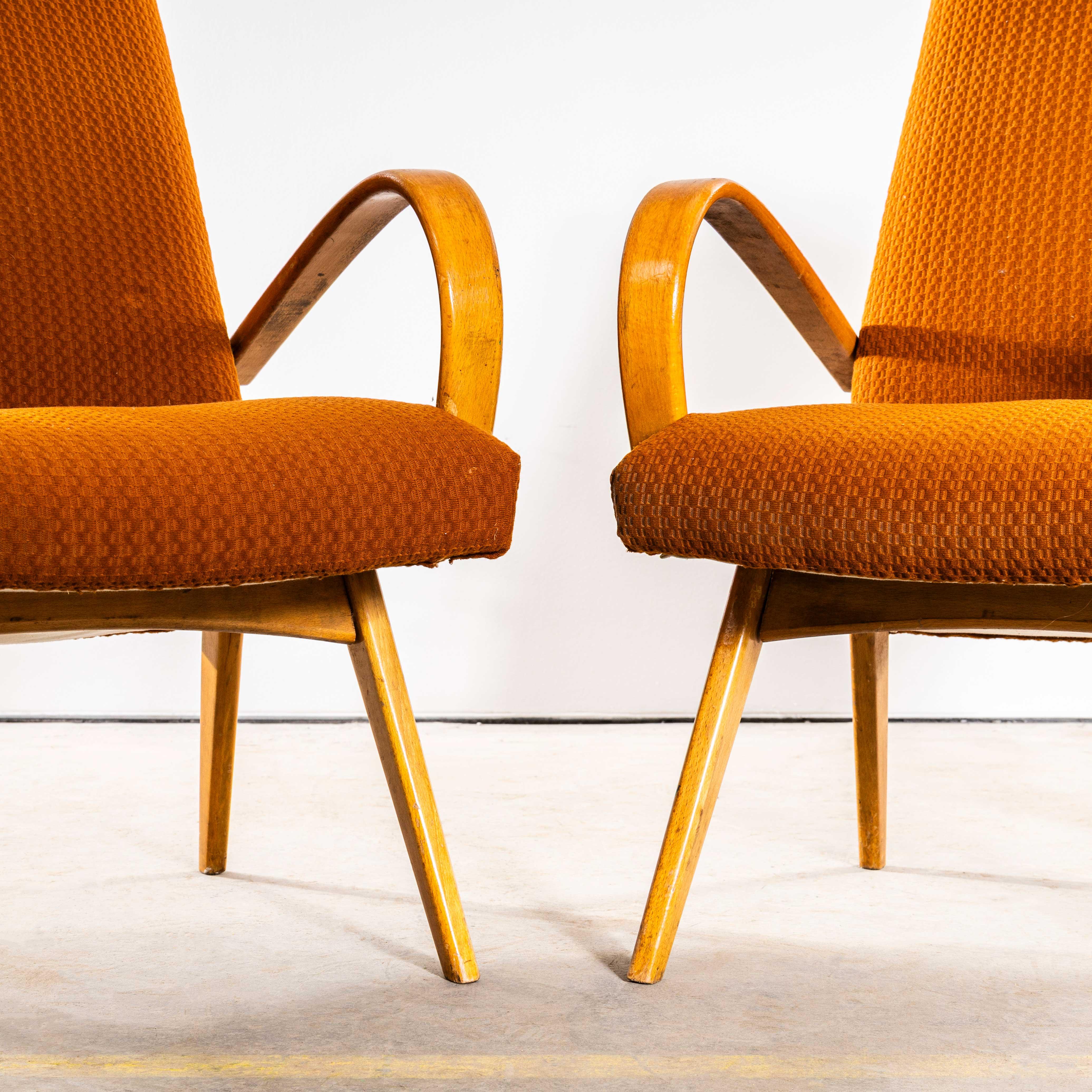 1950er Jahre Jaroslav Šmídek Original Sessel mit geometrischem orangem Jacquard - Ständer (Textil) im Angebot