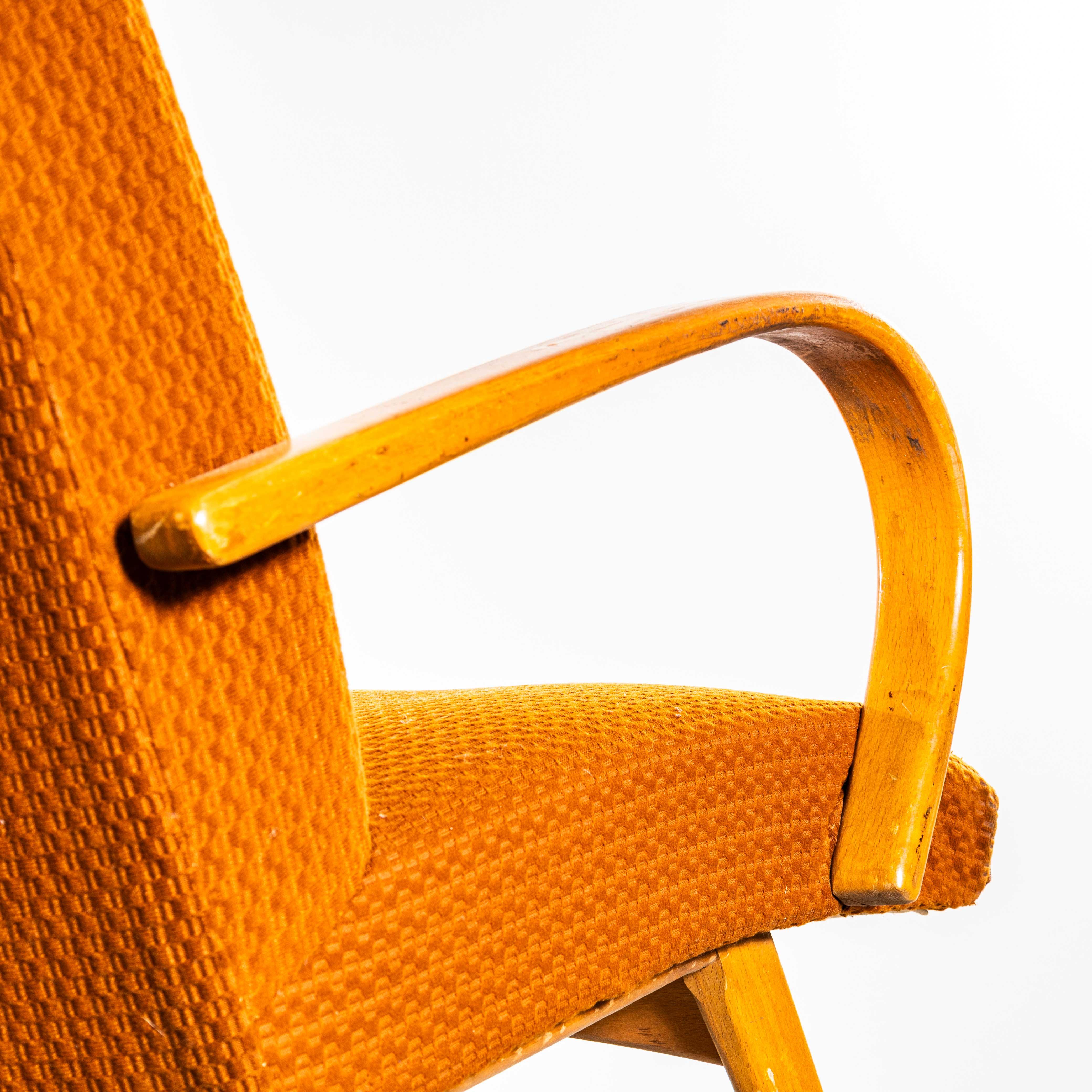1950er Jahre Jaroslav Šmídek Original Sessel mit geometrischem orangem Jacquard - Ständer im Angebot 3