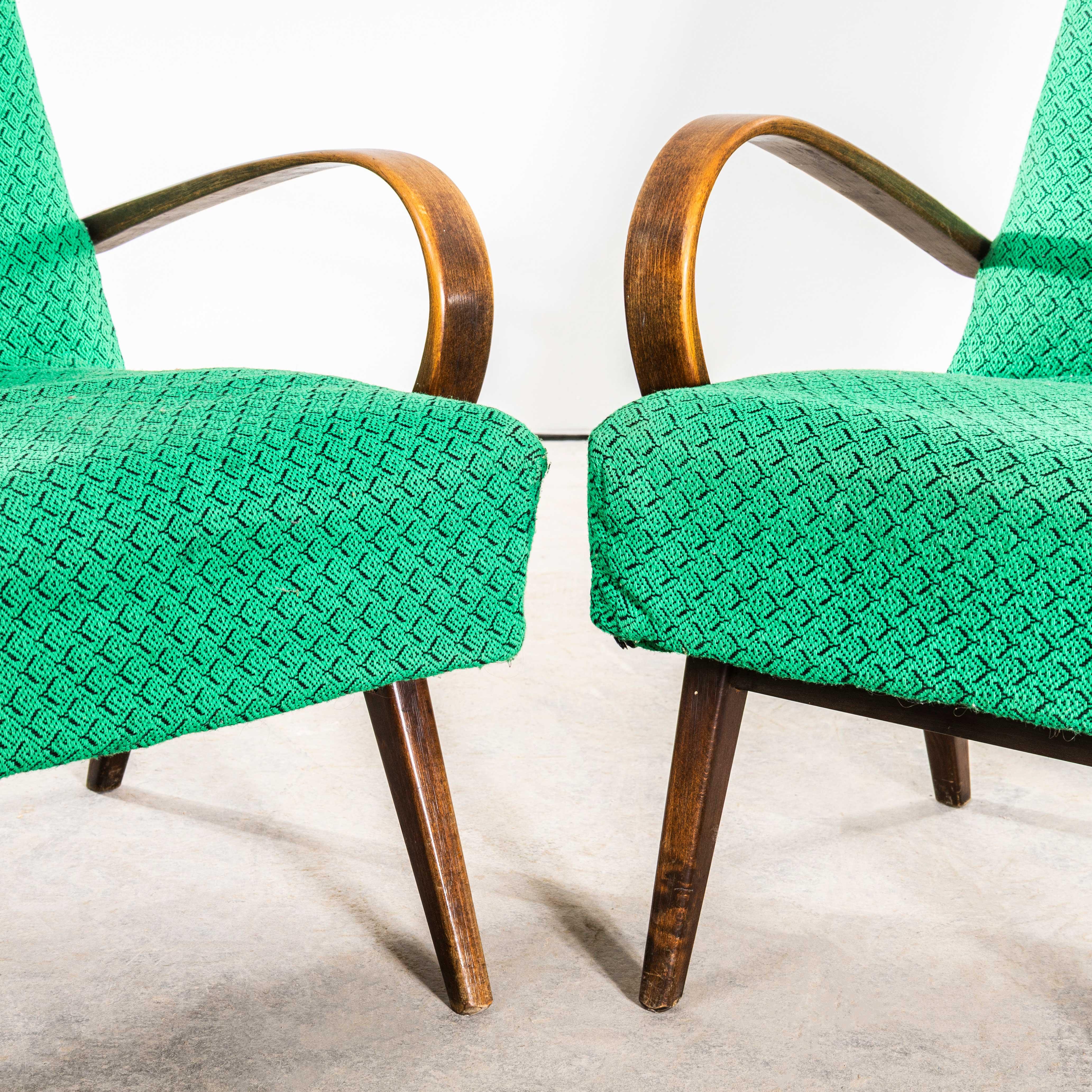 1950er Jahre Jaroslav Šmídek Original Sessel in grünem geometrischem Jacquard - gefedert (Textil) im Angebot