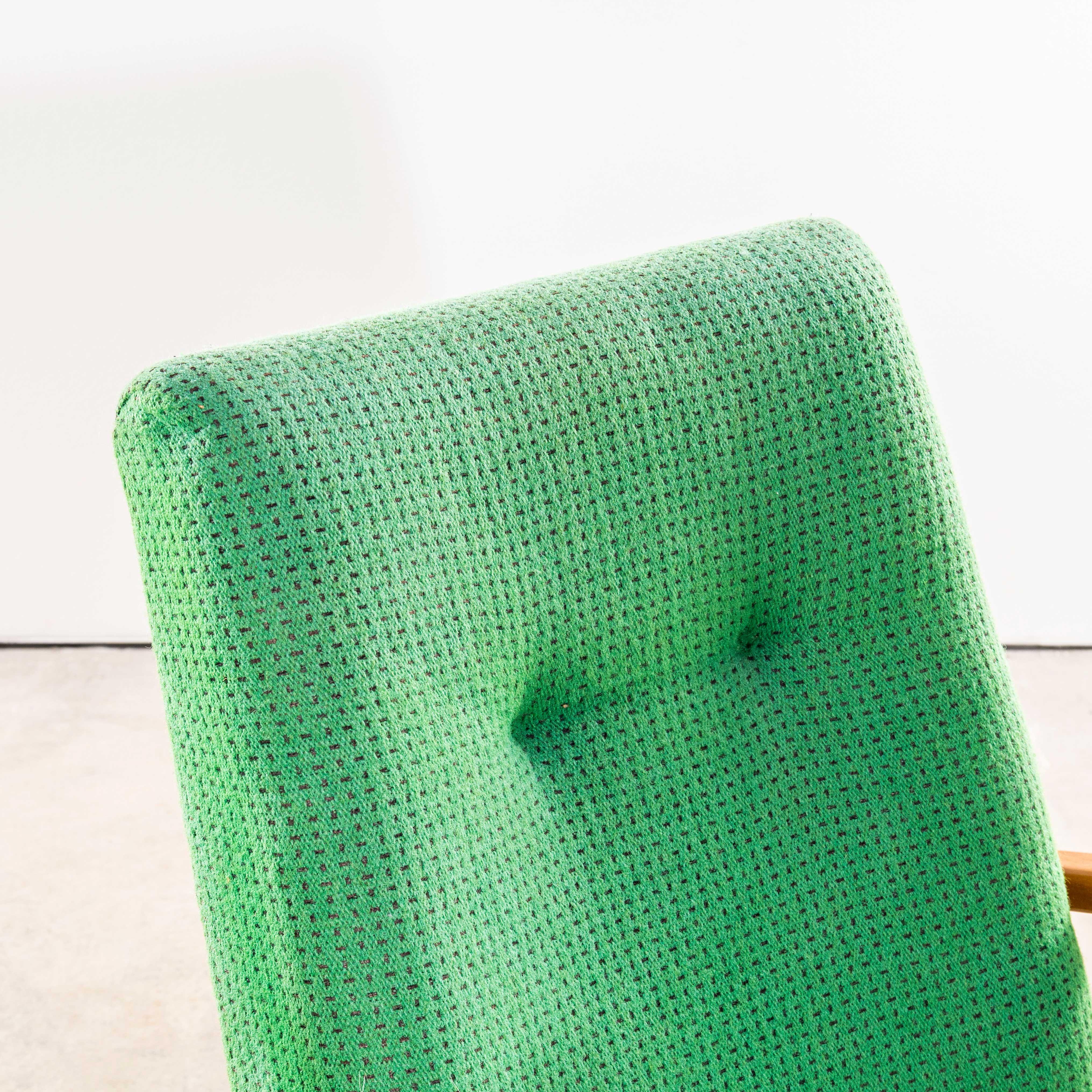Poltrone originali Jaroslav Šmídek degli anni '50 in tessuto geometrico color lime in vendita 3