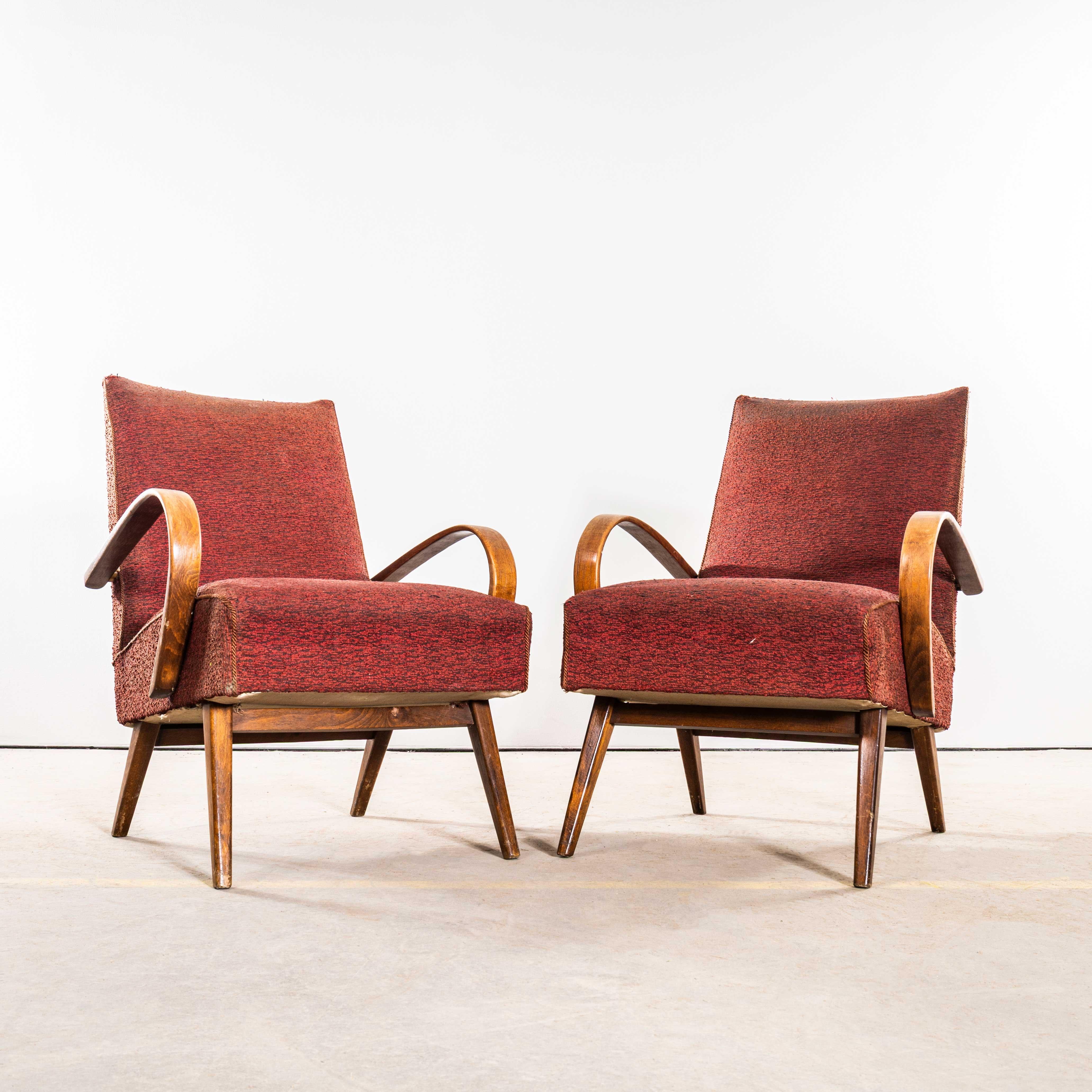 1950er Jahre Jaroslav Šmídek Original Sessel in einem Rust Boucle Stoff im Zustand „Gut“ im Angebot in Hook, Hampshire