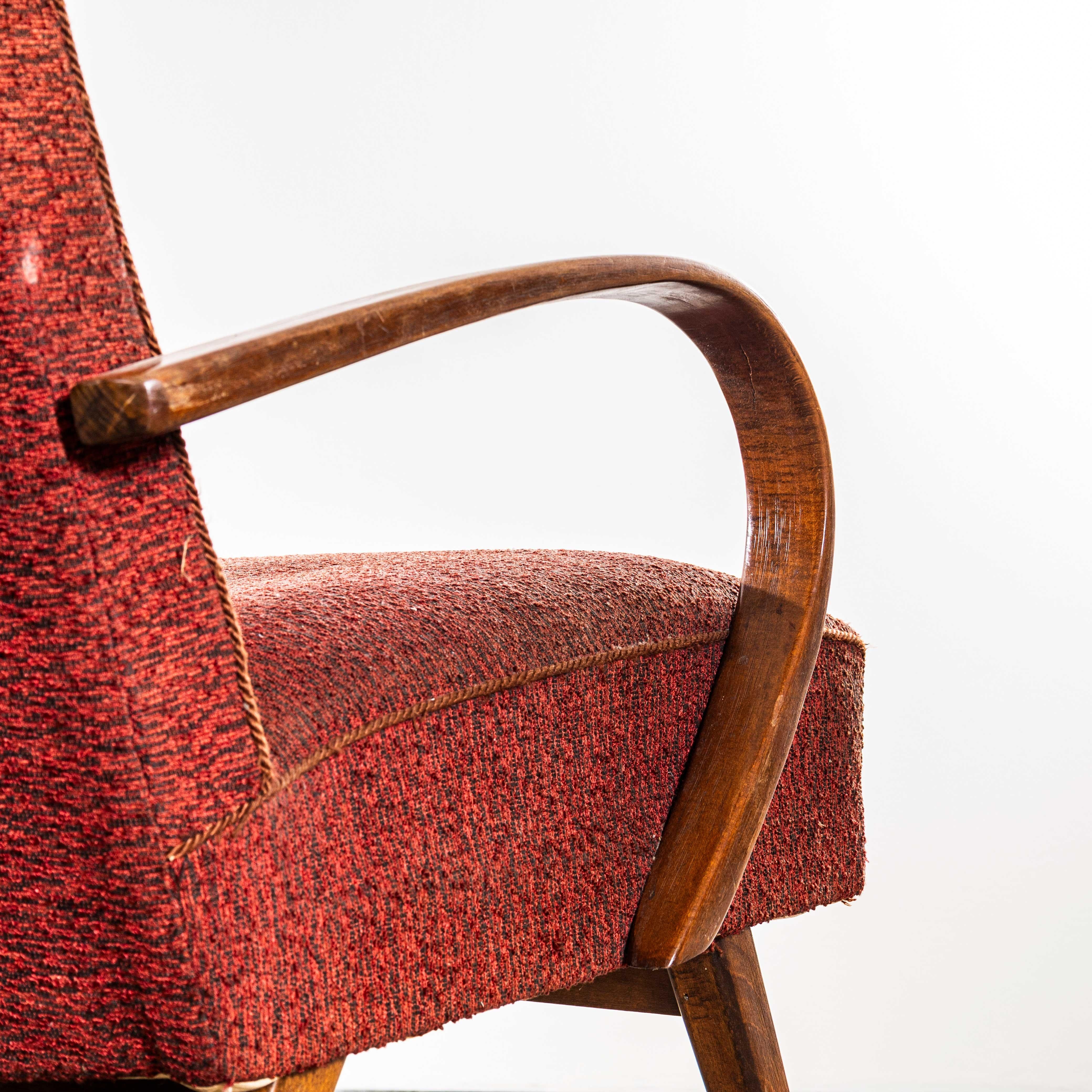 1950er Jahre Jaroslav Šmídek Original Sessel in einem Rust Boucle Stoff im Angebot 2