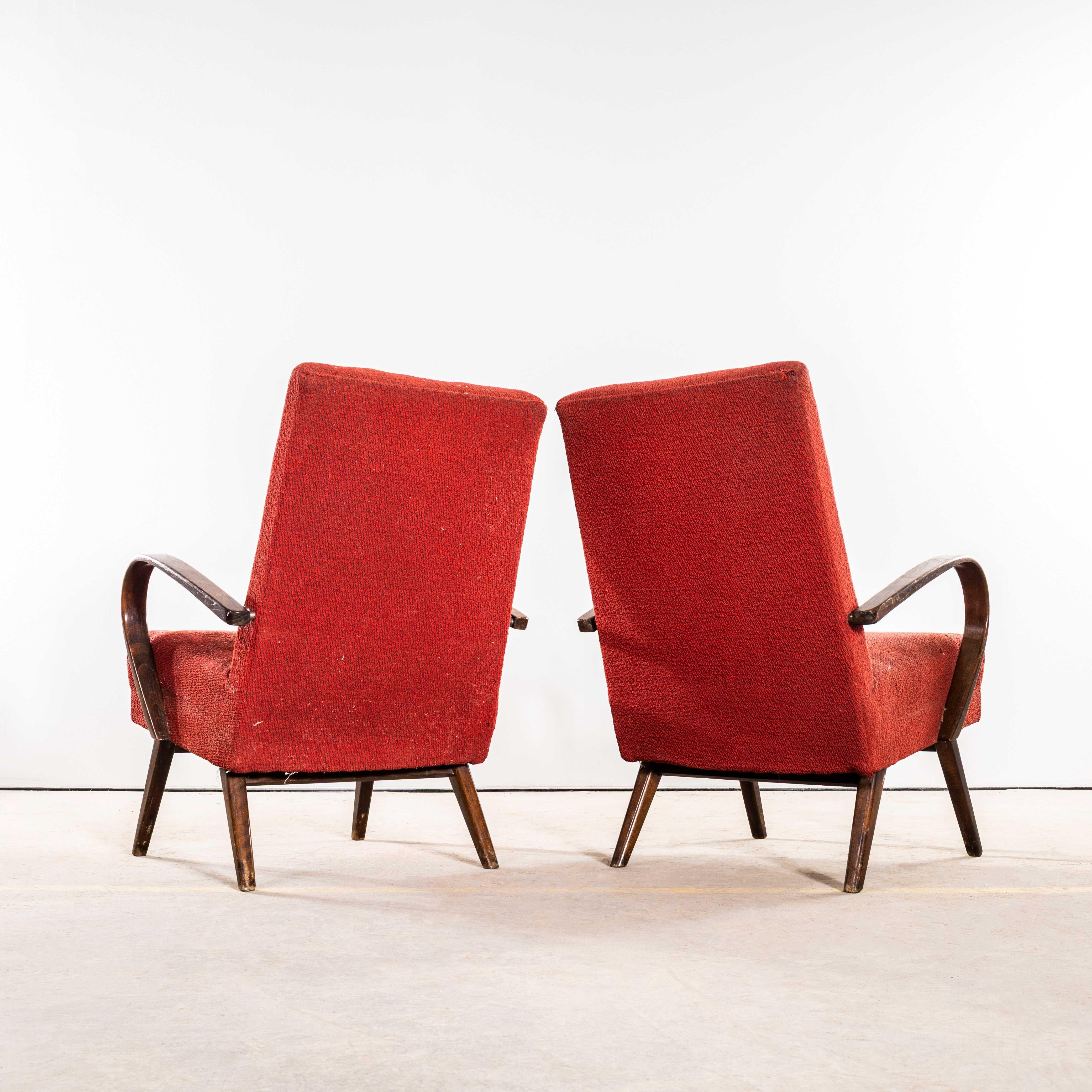 1950er Jahre Jaroslav Šmídek Original Sessel in Tomato Boucle Geometric Check Fab im Angebot 1