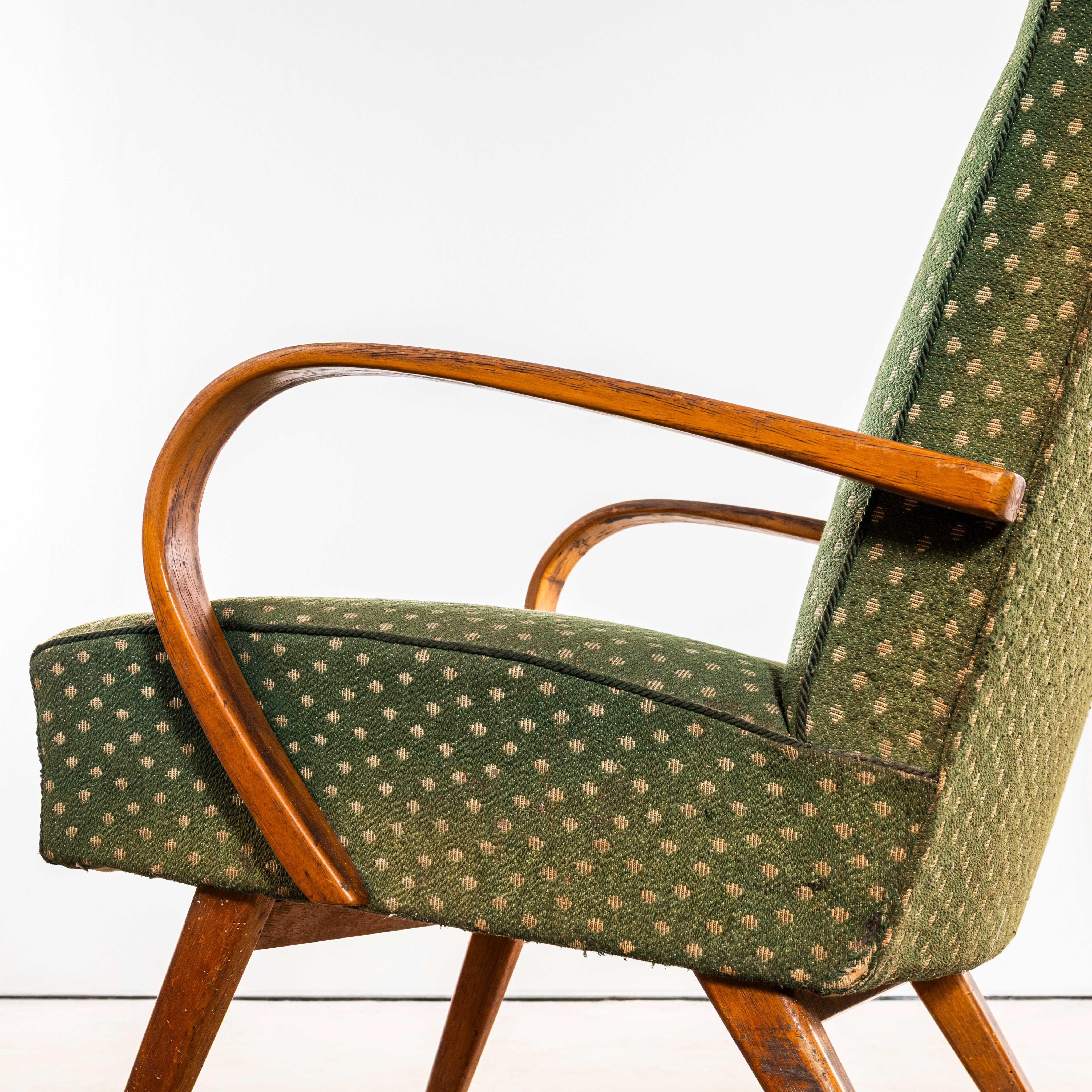 1950er Jahre Jaroslav Šmídek Original Sessel in Chevron Slub Jacquard - gefederter Sitz (Tschechisch) im Angebot