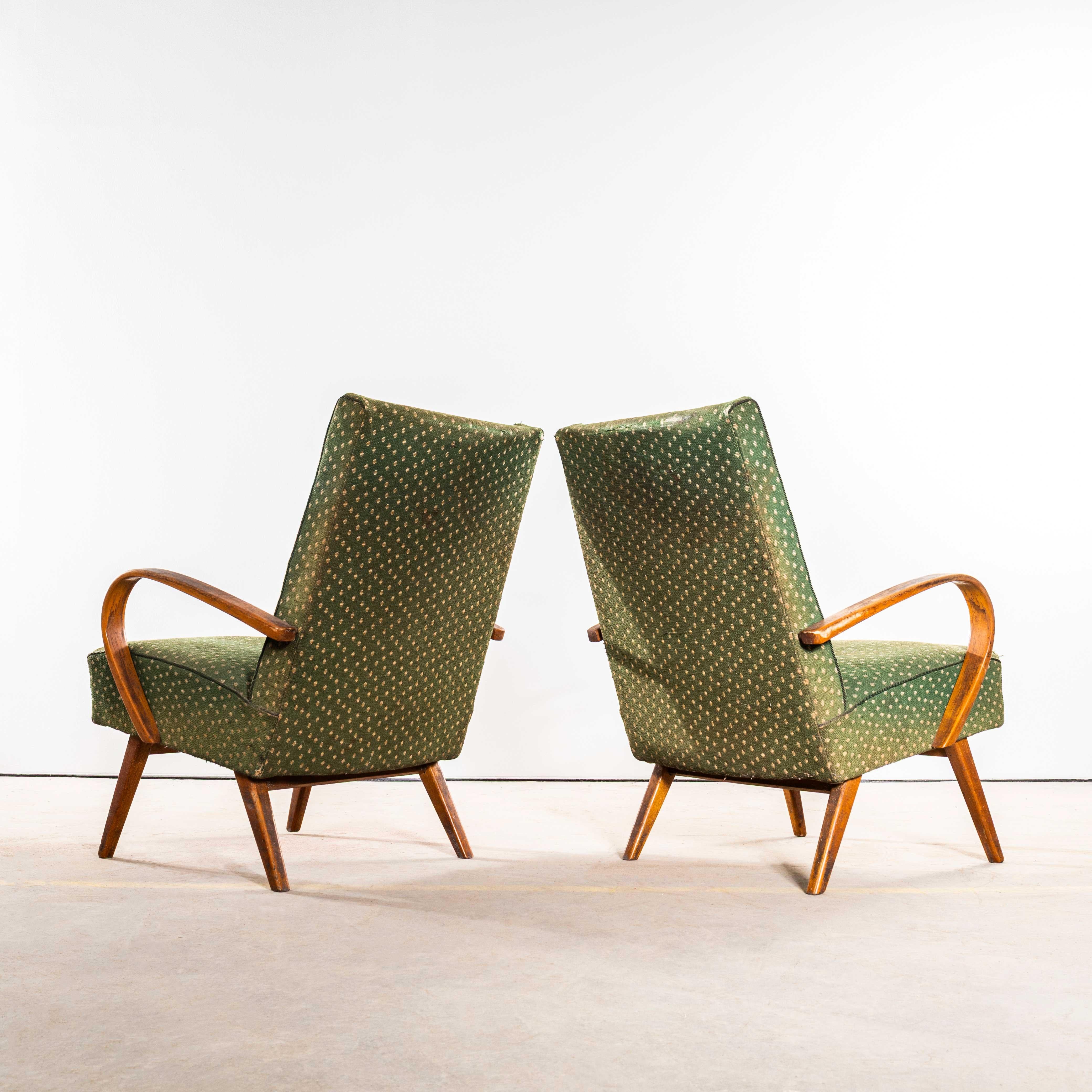 1950er Jahre Jaroslav Šmídek Original Sessel in Chevron Slub Jacquard - gefederter Sitz im Angebot 1