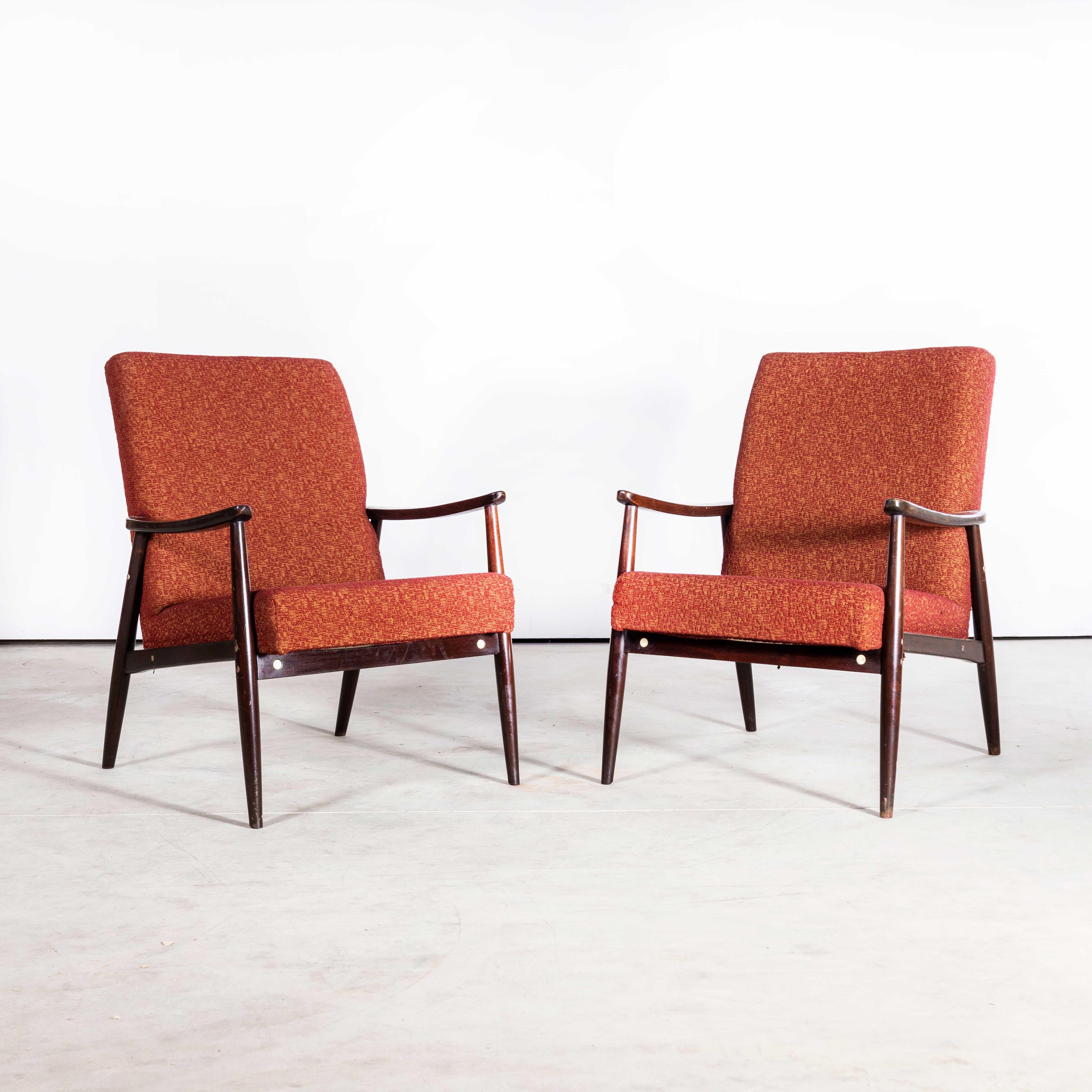 
1950er Jahre Jaroslav Smidek Original Sessel - Paar in Tiefrot
1950's Jaroslav Smidek Original Sessel - Paar in Deep Red. Direkt aus der Tschechischen Republik stammend, ist dies eines der elegantesten Designs von Smidek. Wir wählen sorgfältig sehr