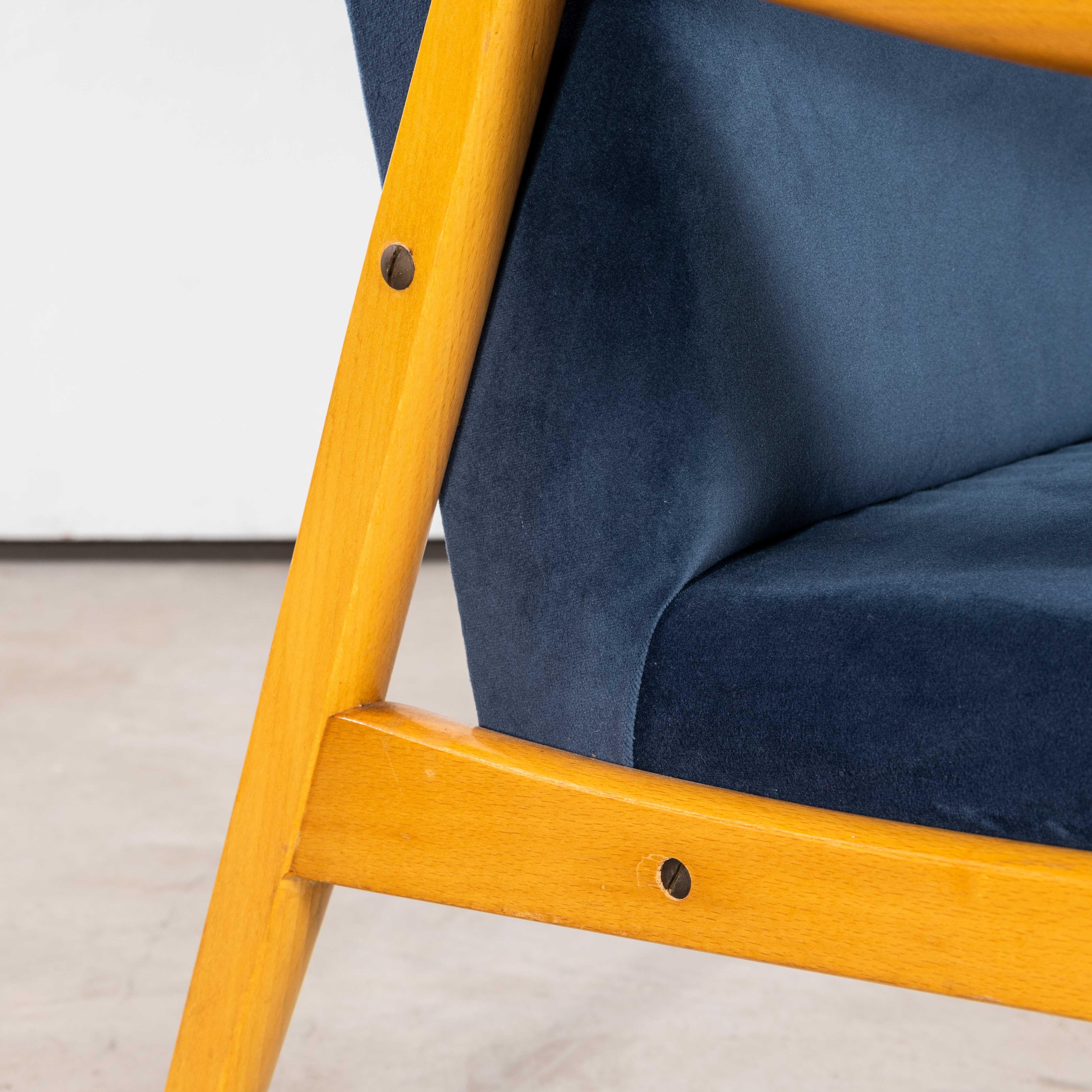1950er Jahre Jaroslav Smidek Original wieder gepolsterte Sessel - Paar in Teal Blue
1950's Jaroslav Smidek Original Re-gepolstert Sessel - Paar in Teal Blue. Direkt aus der Tschechischen Republik stammend, ist dies eines der elegantesten Designs von