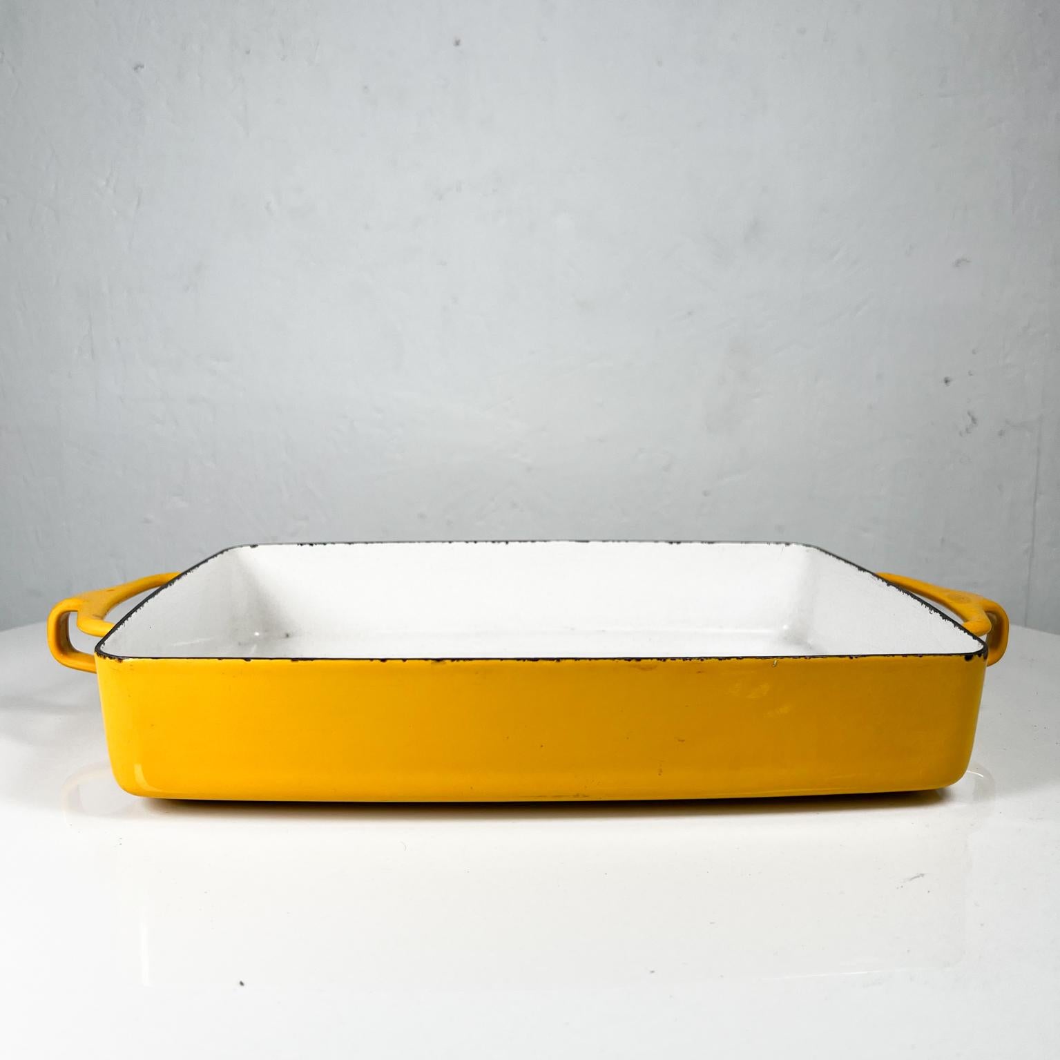 1950s Jens Quistgaard Dansk France Kobenstyle Yellow Enamel Baking Pan Casserole In Good Condition In Chula Vista, CA
