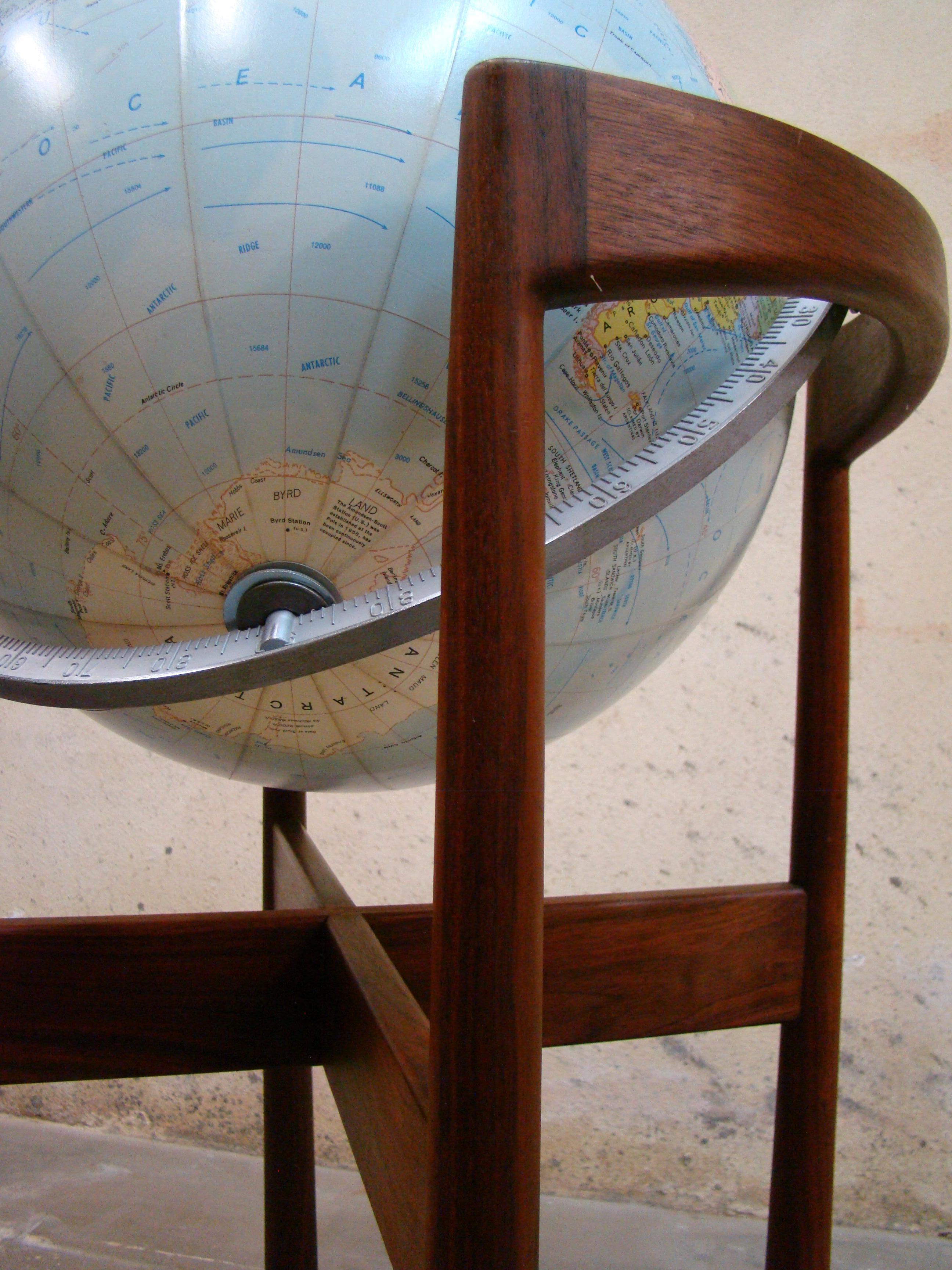 1950s Jens Risom Designed Sculptural Walnut Standing Floor Globe, USA 3
