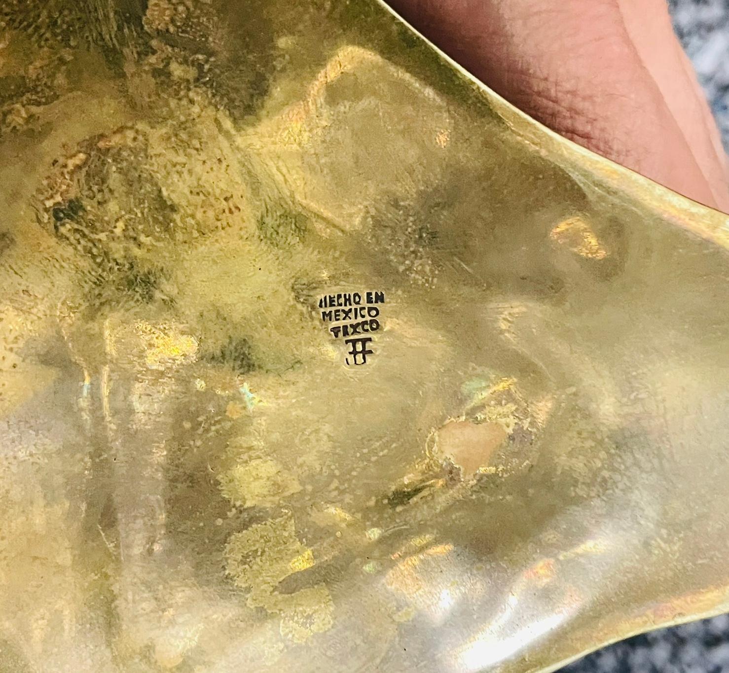 1950s Jeronimo Fuentes Abalone & Wood Inlay Toucan Pitcher, Taxco Mexico For Sale 11