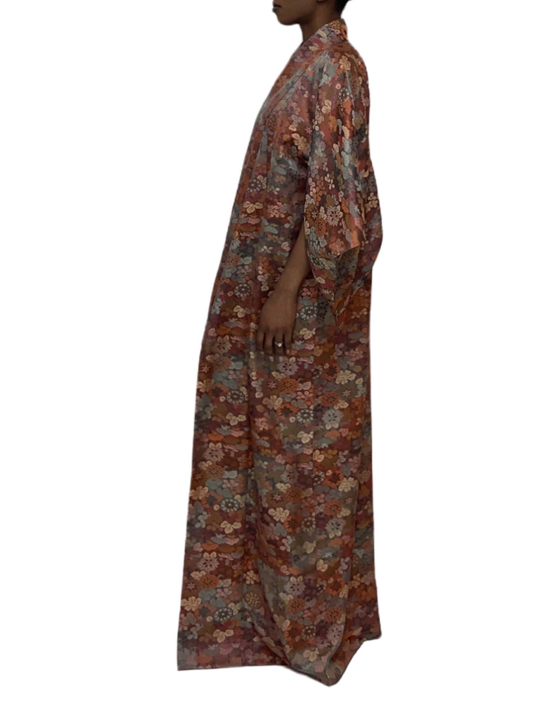 Brown 1950S Jewel-Tone Silk Jacquard Short Floral Kimono For Sale