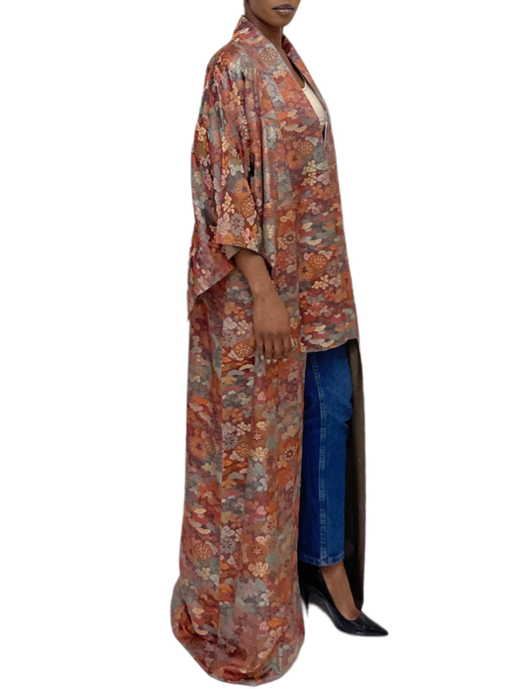 1950S Jewel-Tone Silk Jacquard Short Floral Kimono In Excellent Condition For Sale In New York, NY