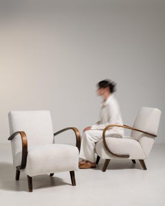 Paire de fauteuils en bois couleur crème de Jindřich Halabala, années 1950