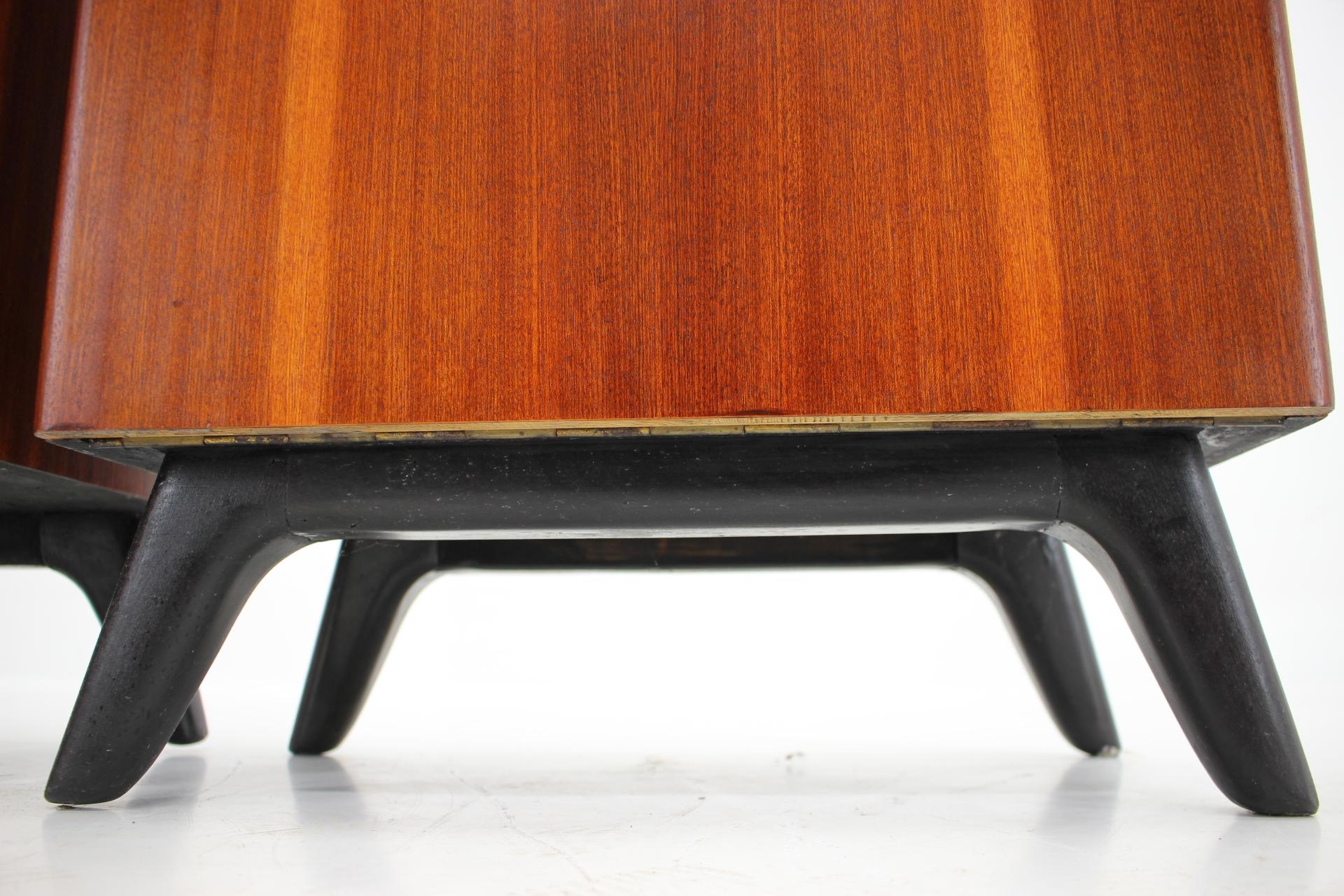 1950s Jindrich Halabala Mahogany Bedside Tables, Czechoslovakia For Sale 14