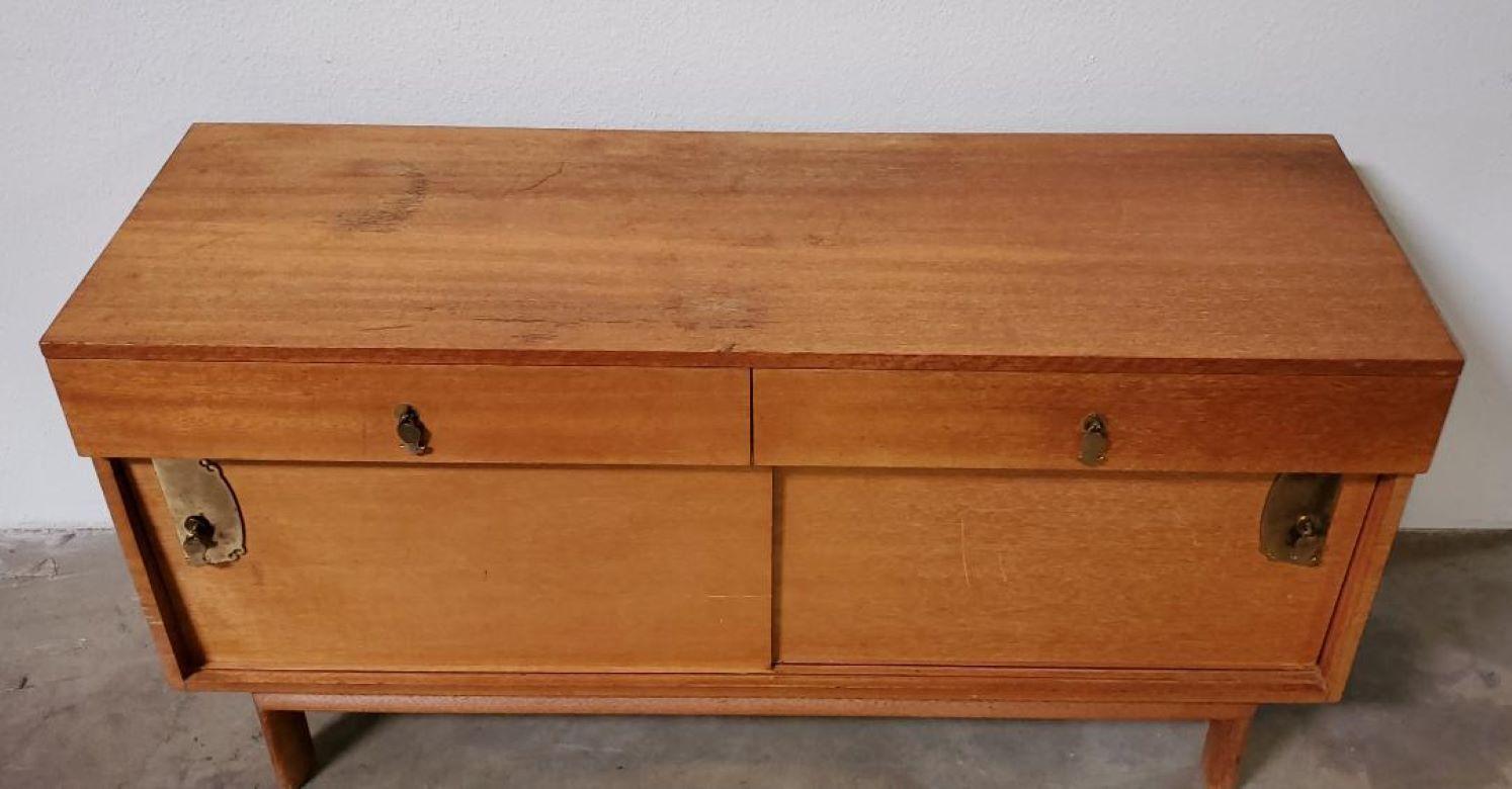 1950s John Keal Petite Buffet for Brown Saltman Philippine Mahogany Credenza For Sale 11