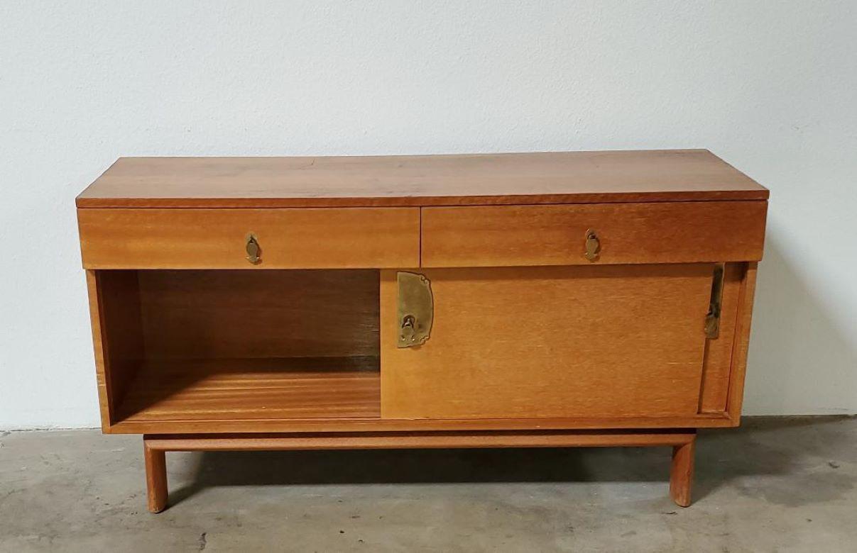 1950s John Keal Petite Buffet for Brown Saltman Philippine Mahogany Credenza For Sale 13