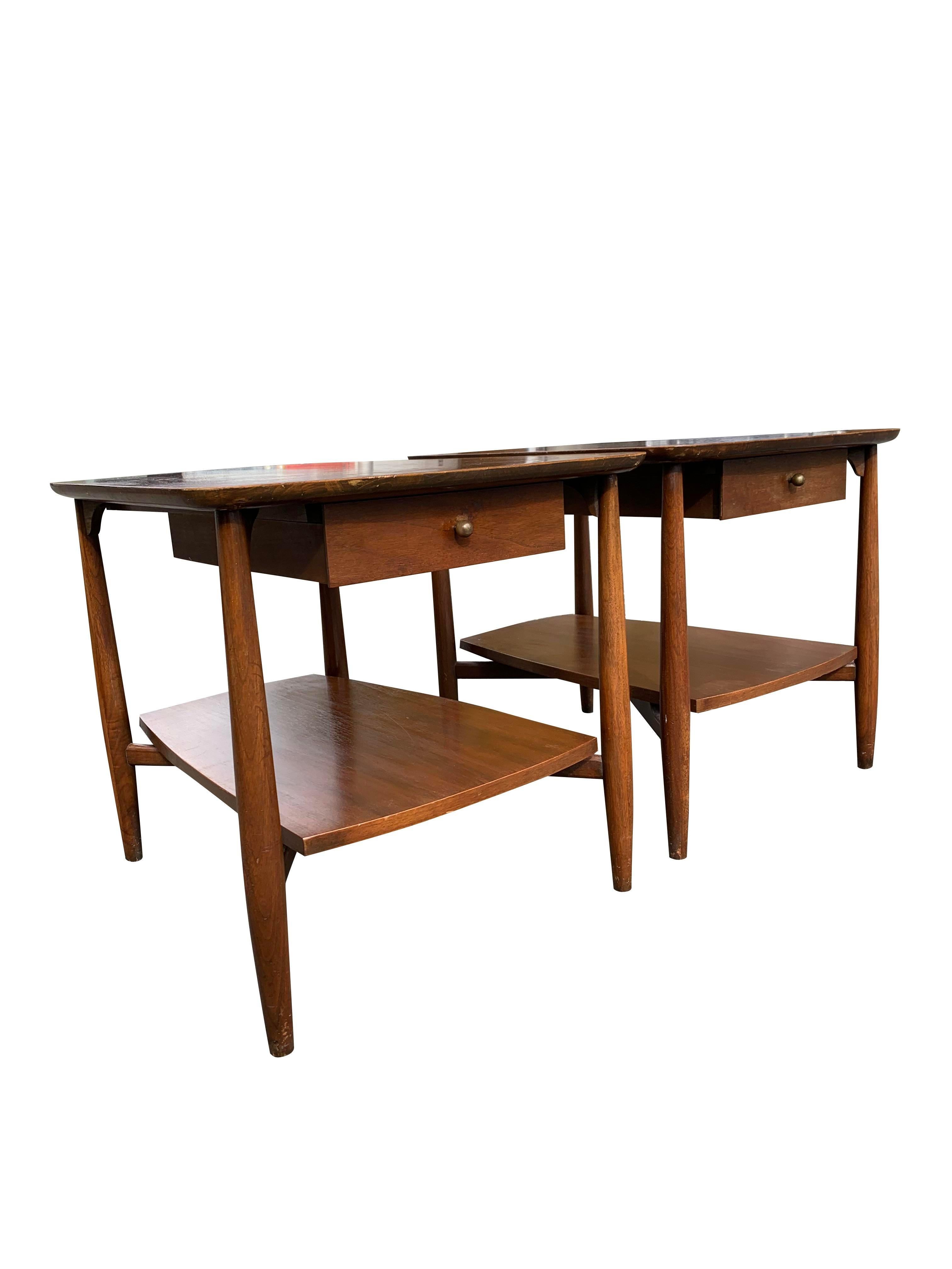 1950er John Stuart Mid Century Modern Nachttische - ein Paar im Angebot 4