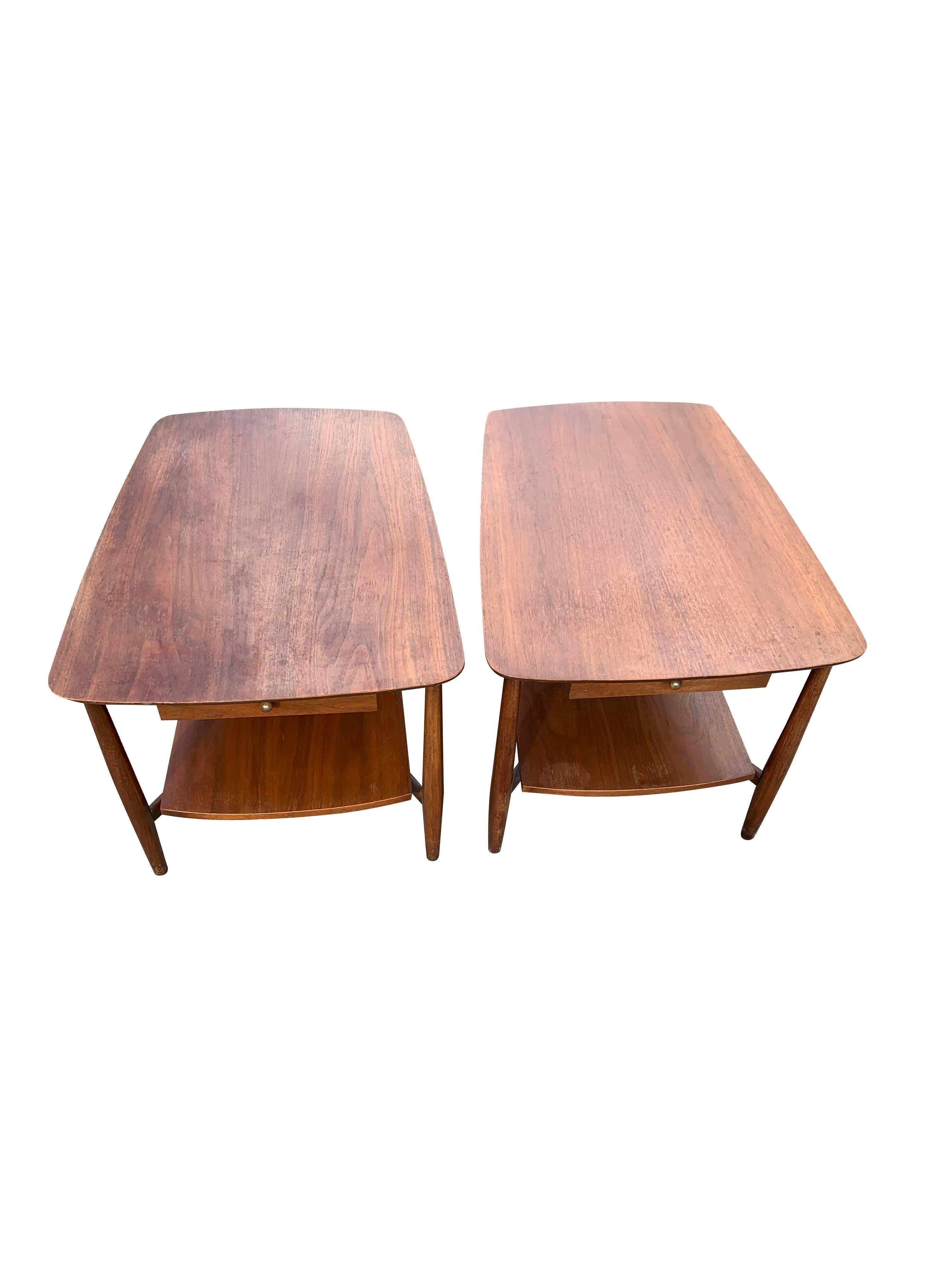 1950er John Stuart Mid Century Modern Nachttische - ein Paar im Angebot 3