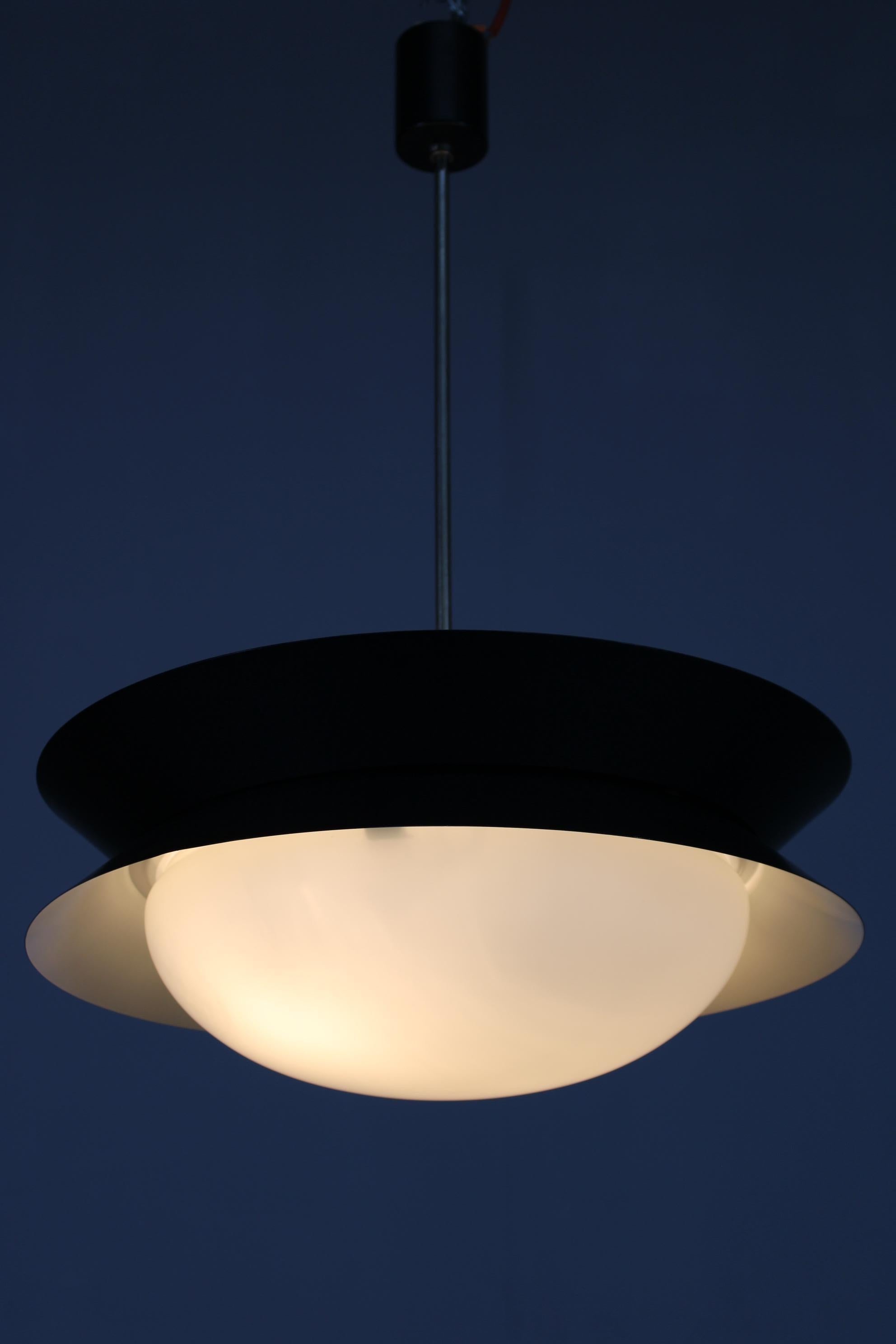 Lampada a sospensione Josef Hurka UFO del 1950 per Napako, Cecoslovacchia in vendita 2