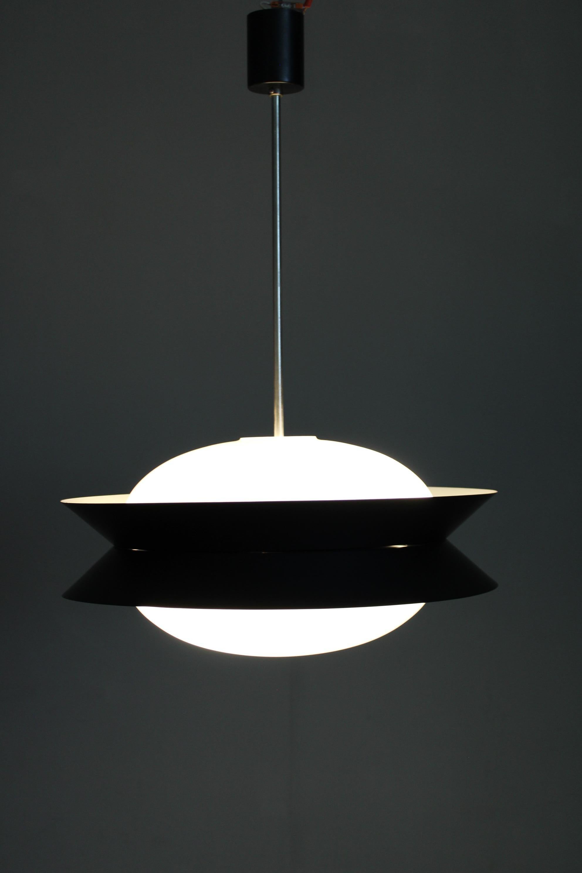 Lampada a sospensione Josef Hurka UFO del 1950 per Napako, Cecoslovacchia in vendita 3