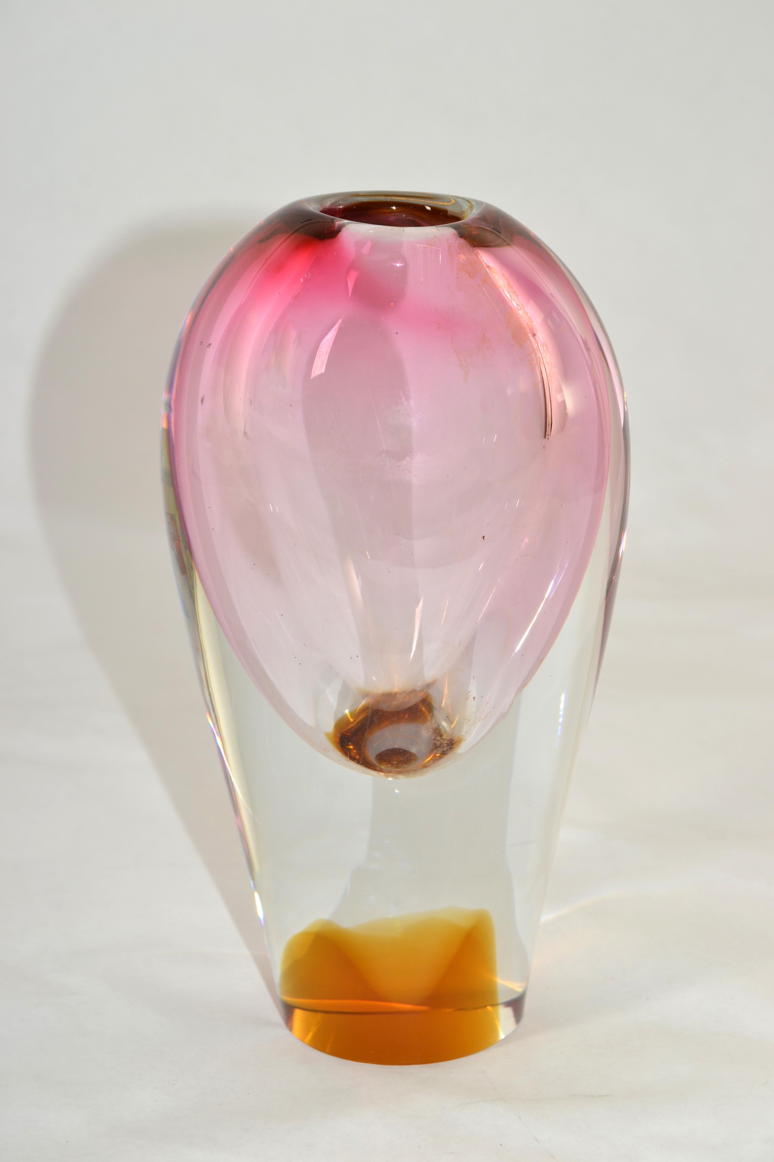 Vaso di vetro soffiato Josef Rozinek per Borocrystal del 1950, Ambra rosa, Cecoslovacchia In condizioni buone in vendita a Miami, FL