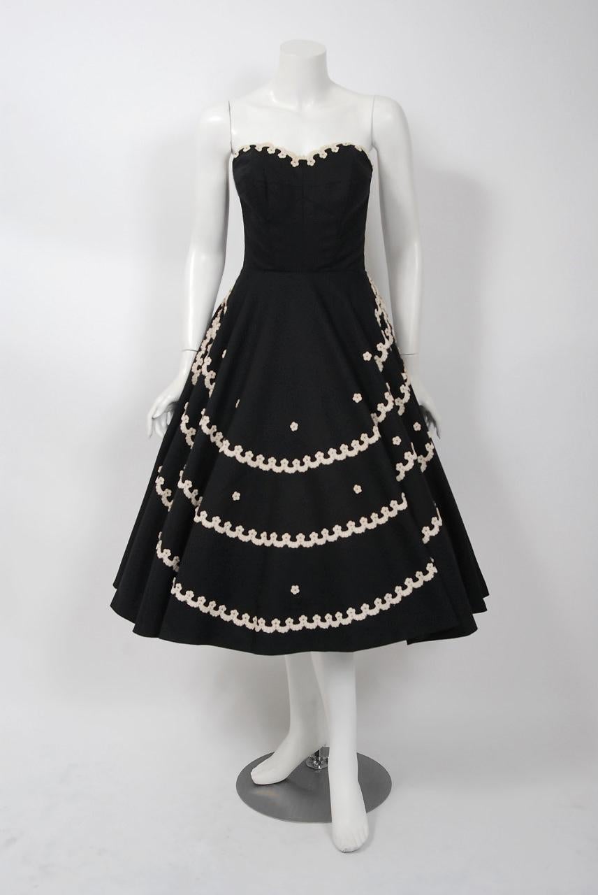 1950's Juli Lynne Charlot Black Cotton & Lace Strapless Full Dress with Bolero In Good Condition In Beverly Hills, CA