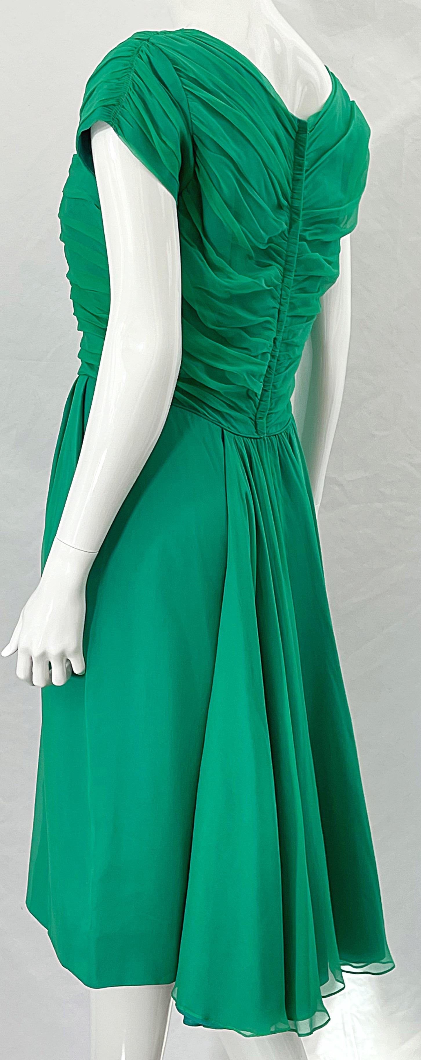 1950s Kelly Green Demi Couture Silk Chiffon Vintage Short Sleeve 50s Dress For Sale 3