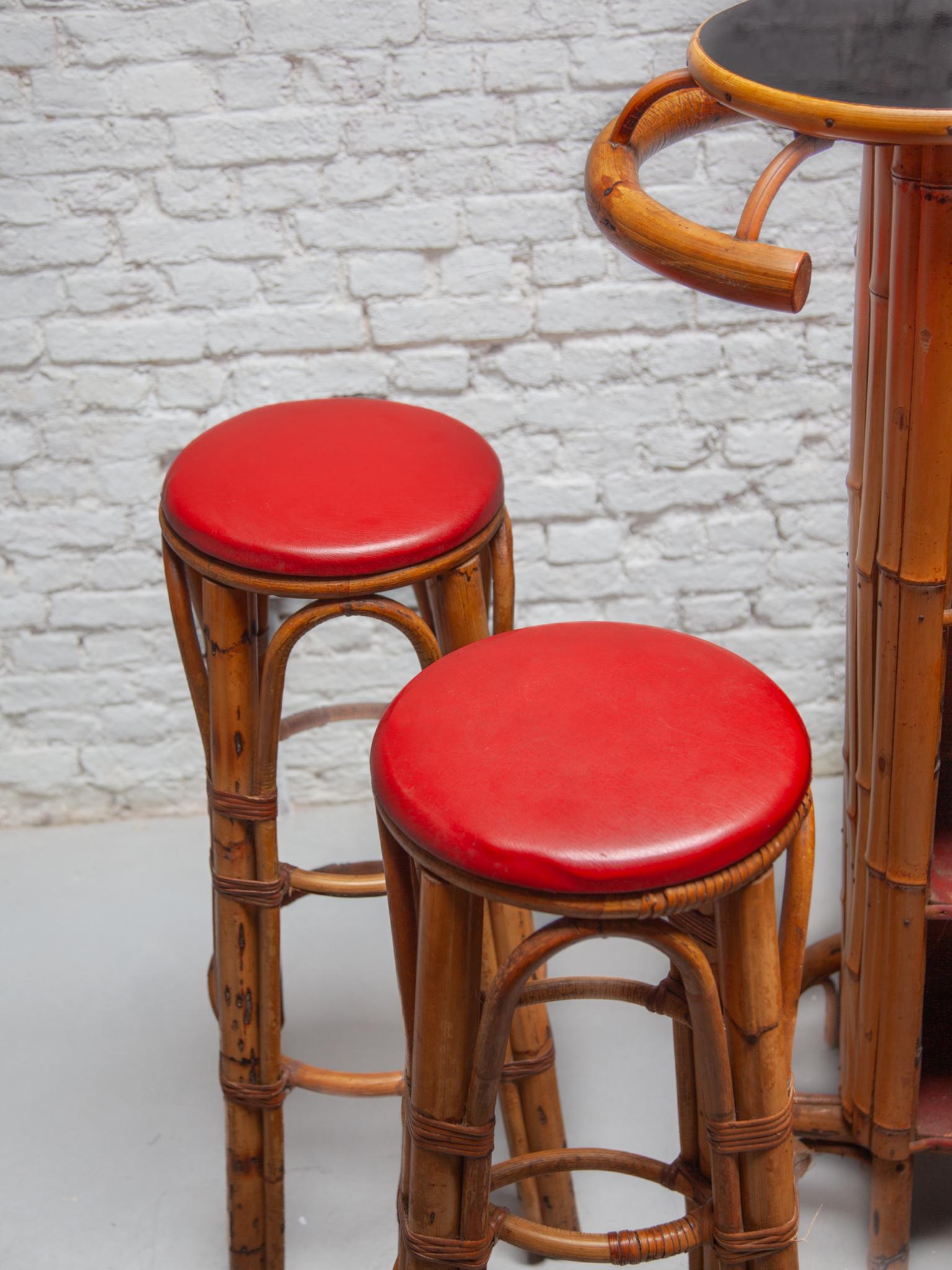 1950s Kidney Shaped Midcentury Rattan and Bamboo Tiki Bar with Two Stools 2