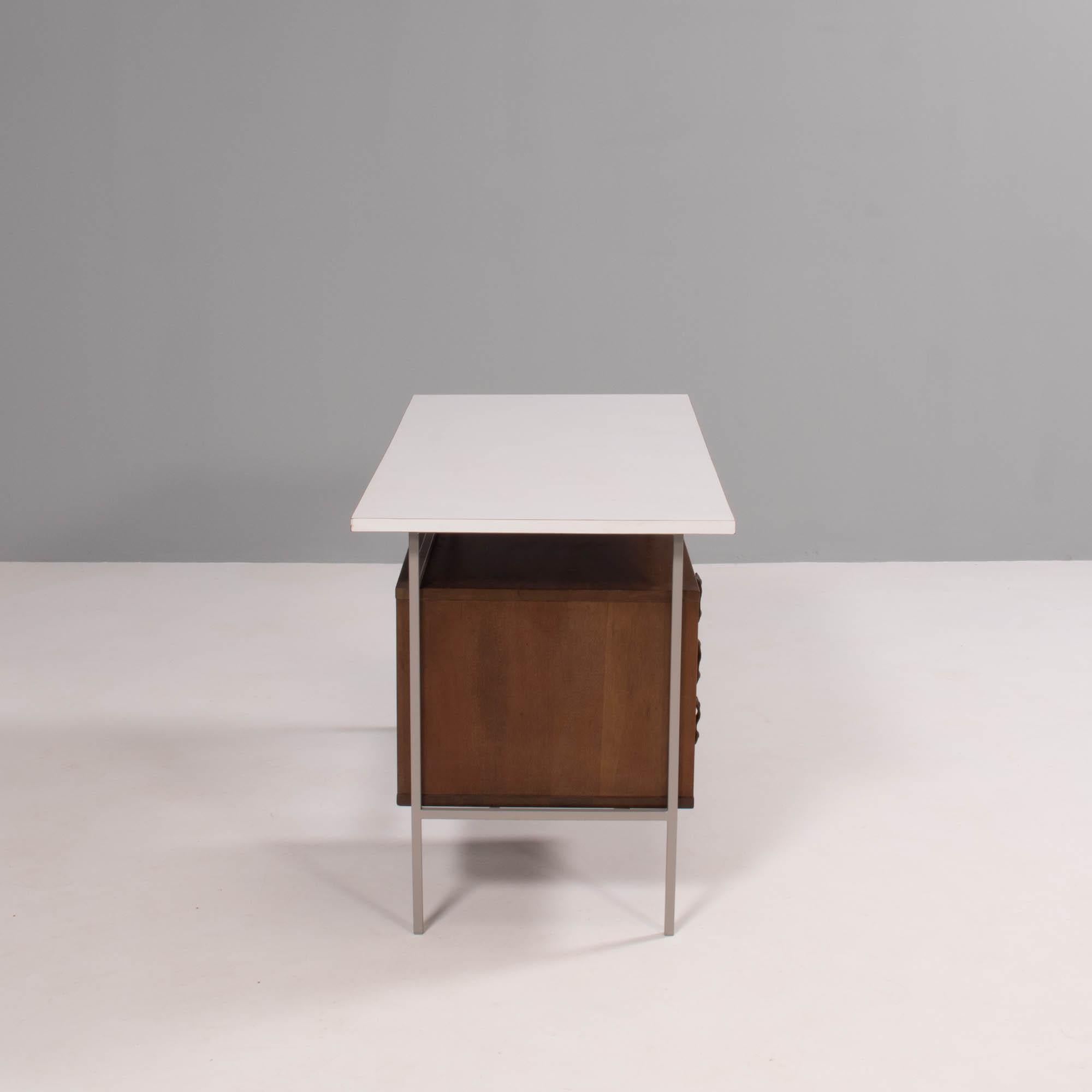 1950s Knoll & Drake Formica and Walnut Desk In Good Condition For Sale In London, GB