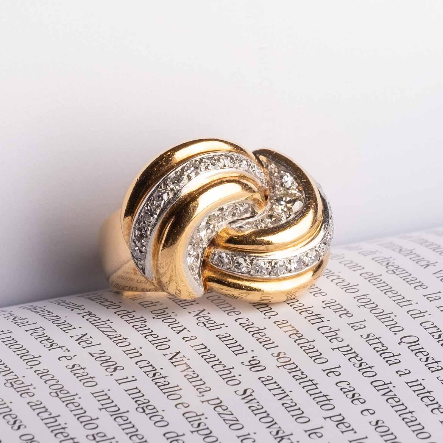 Donna Anello Knot degli anni '50 in oro giallo e bianco 18 ct con diamanti taglio antico in vendita