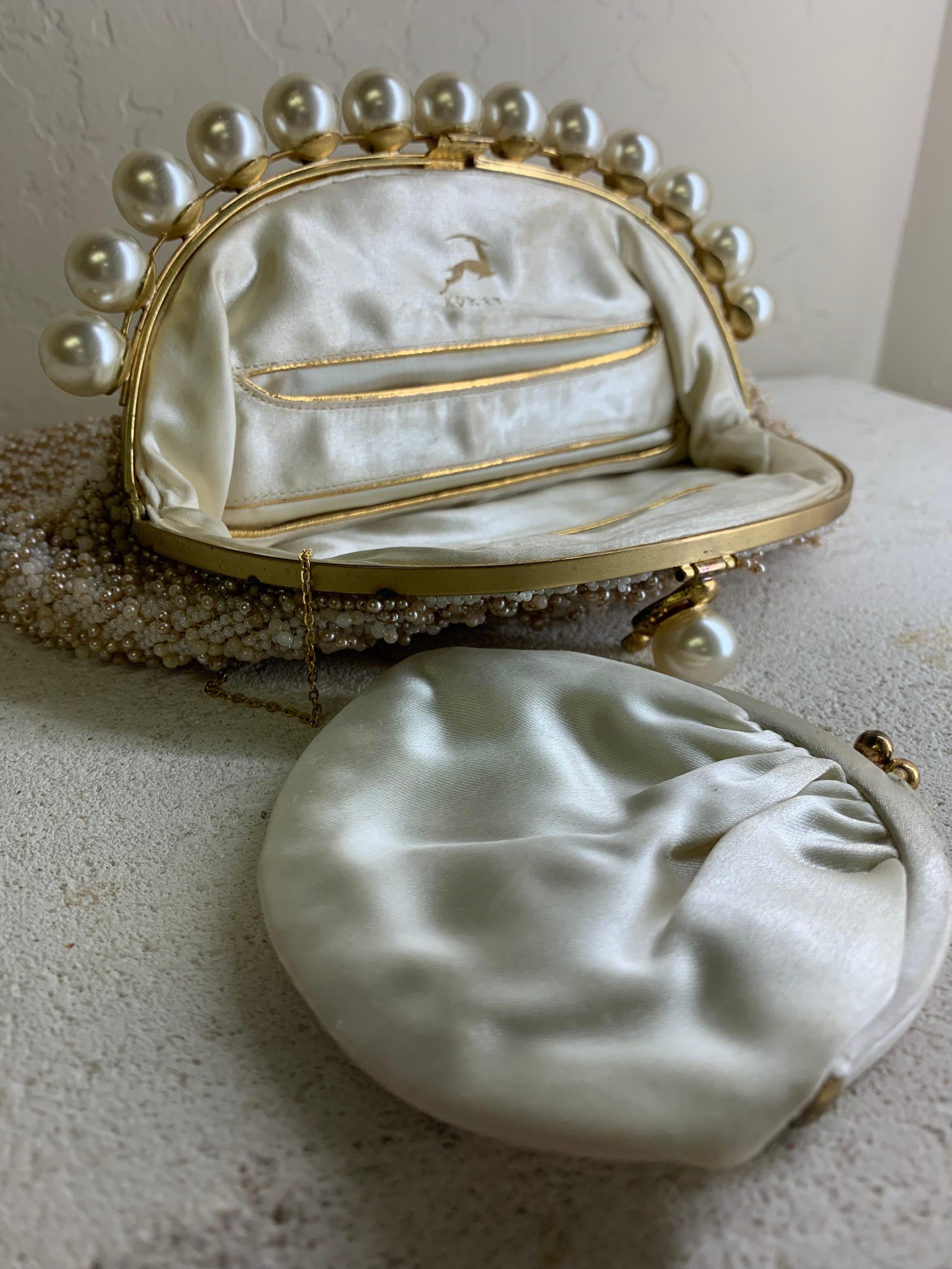 1950s Koret Champagne Seed Pearl Encrusted Evening Clutch w Pearl Studded Frame en vente 5