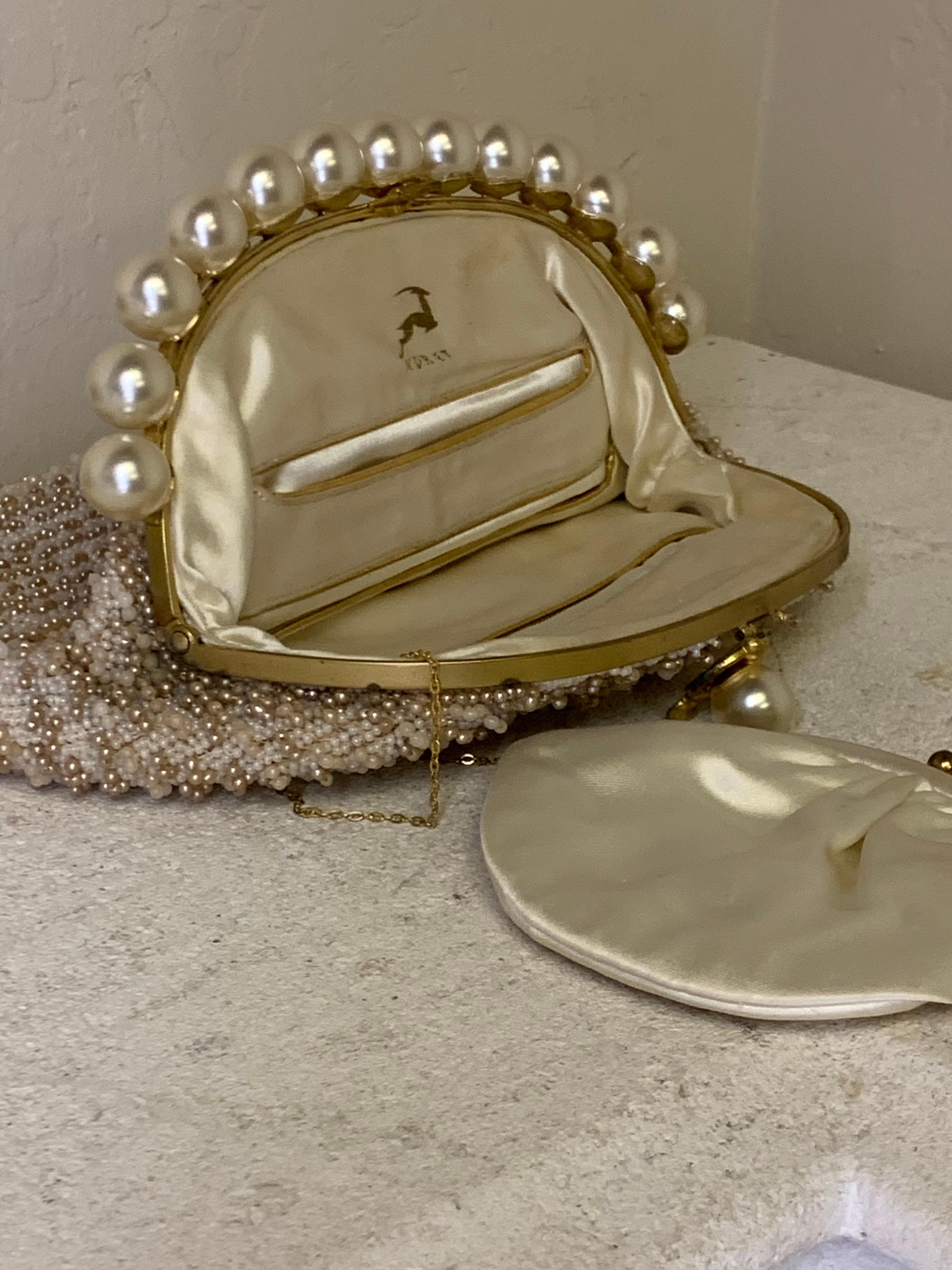1950s Koret Champagne Seed Pearl Encrusted Evening Clutch w Pearl Studded Frame For Sale 4