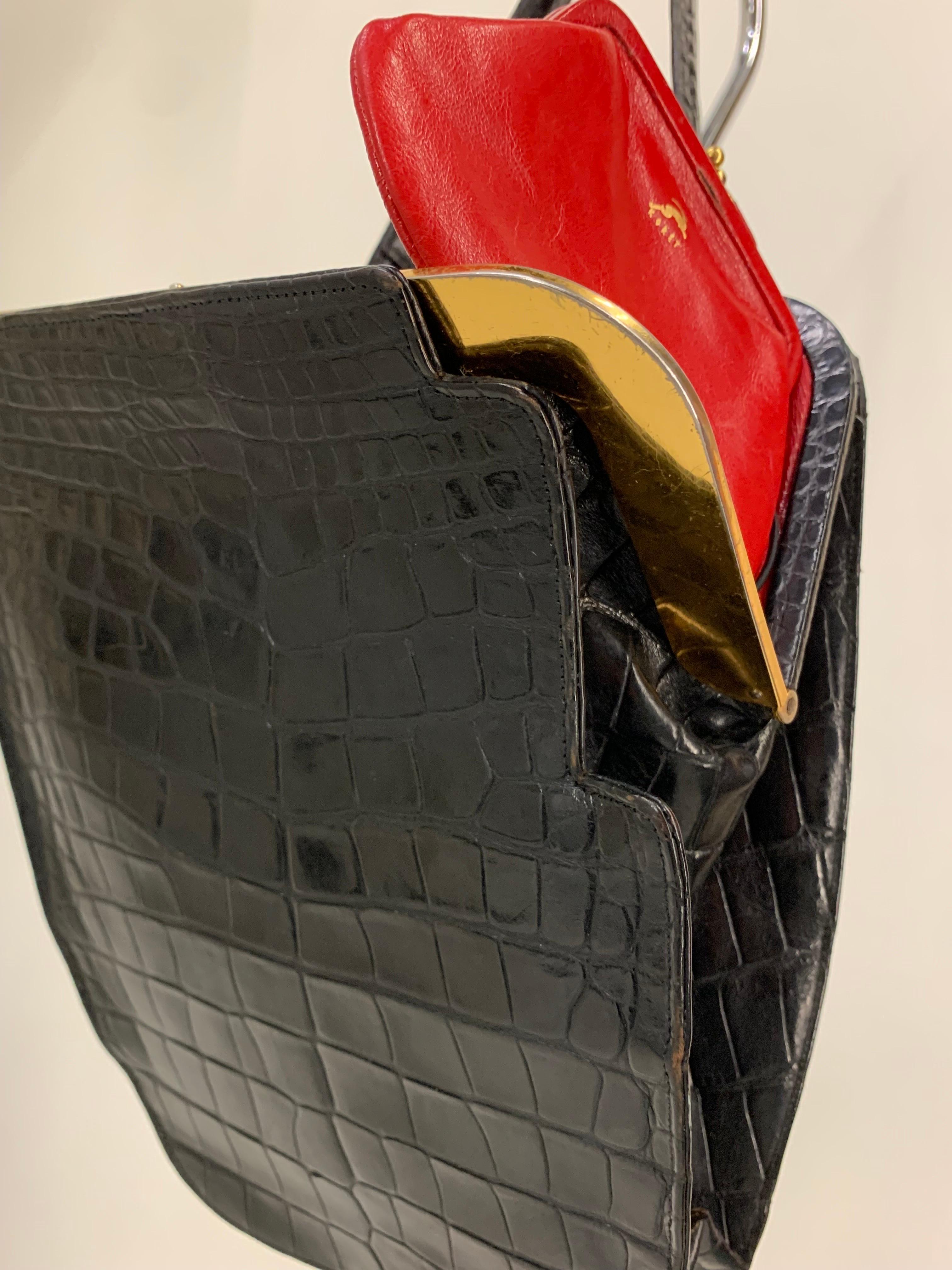 1950s Koret Genuine Black Alligator Handbag w Rare & Unusual Asymmetric Closure For Sale 6