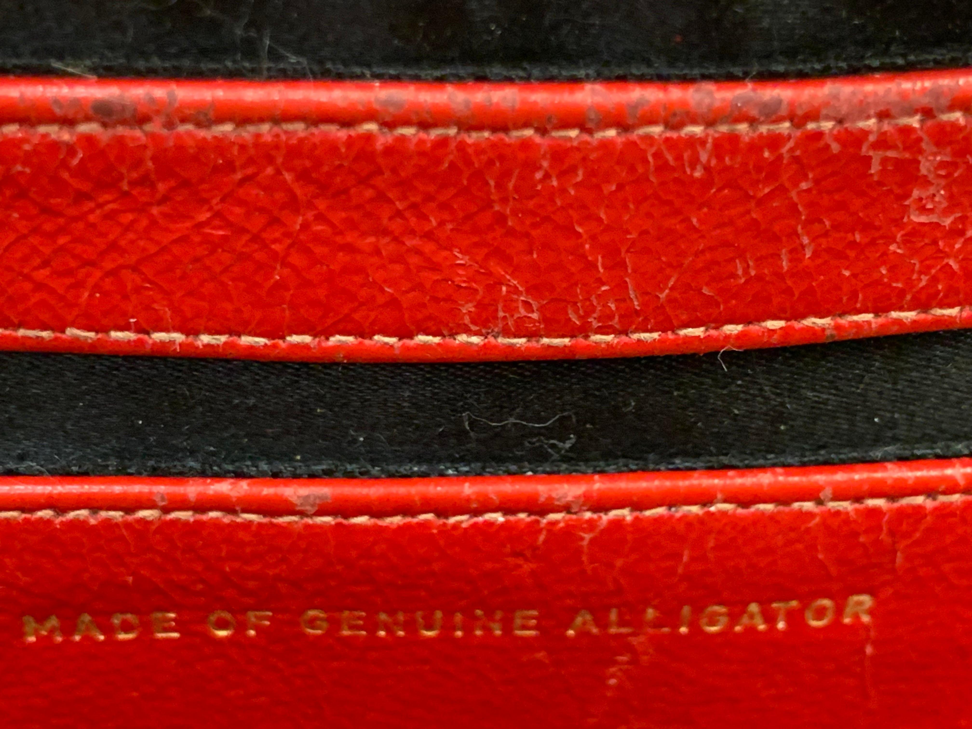 1950s Koret Genuine Black Alligator Handbag w Rare & Unusual Asymmetric Closure For Sale 2
