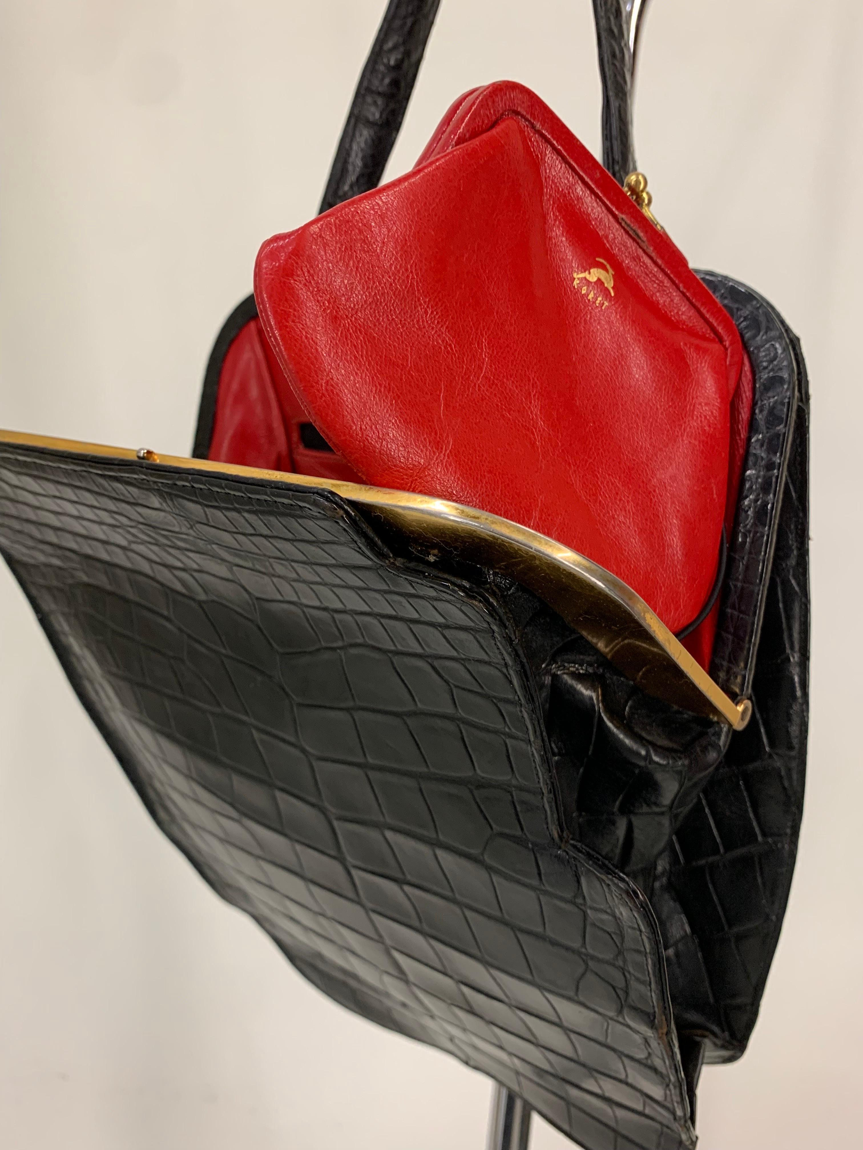 1950s Koret Genuine Black Alligator Handbag w Rare & Unusual Asymmetric Closure For Sale 5