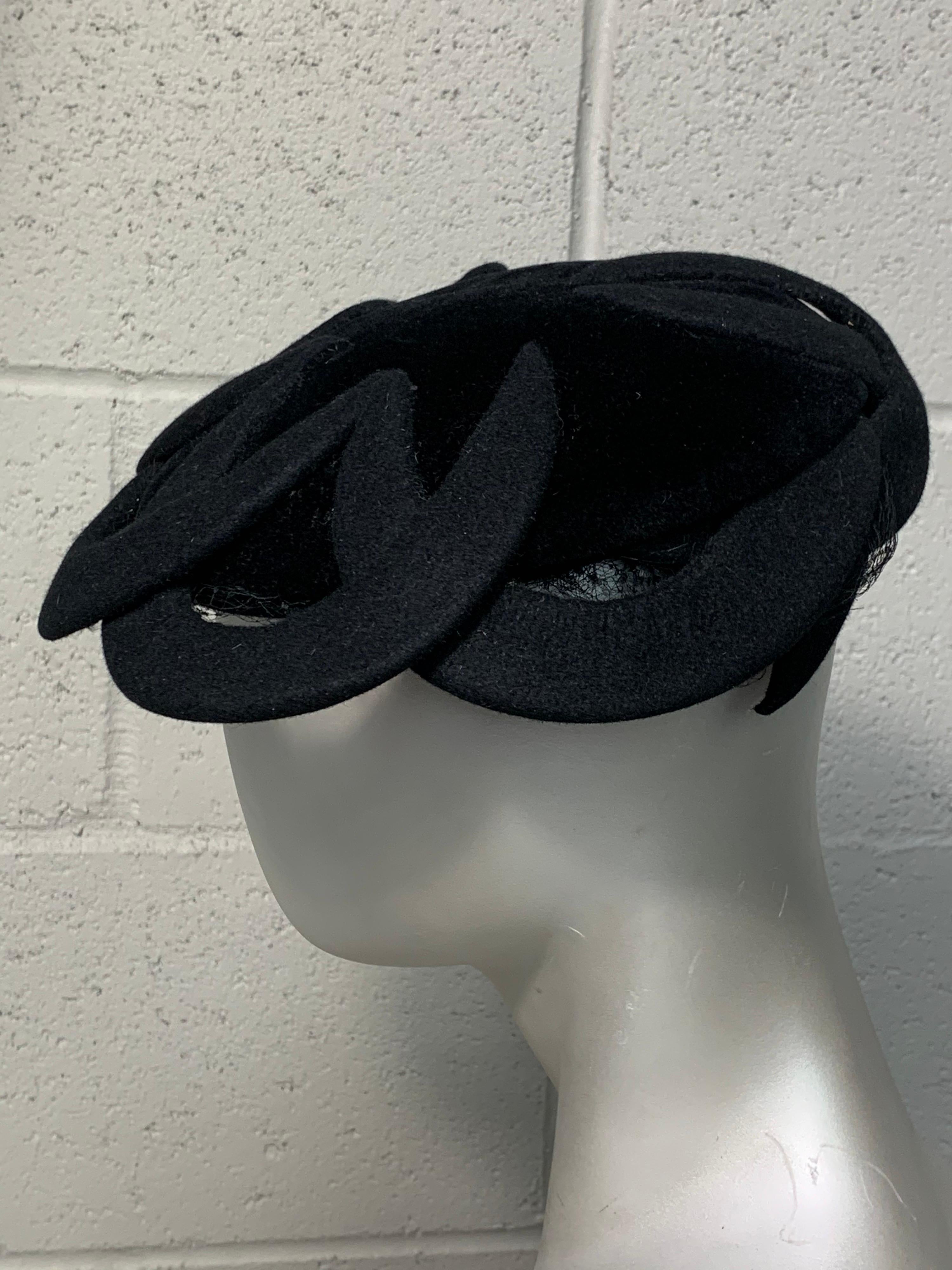 1950s Laddie Northridge Custom Black Velvet & Felt Horseshoe Design Hat w Veil In Excellent Condition In Gresham, OR