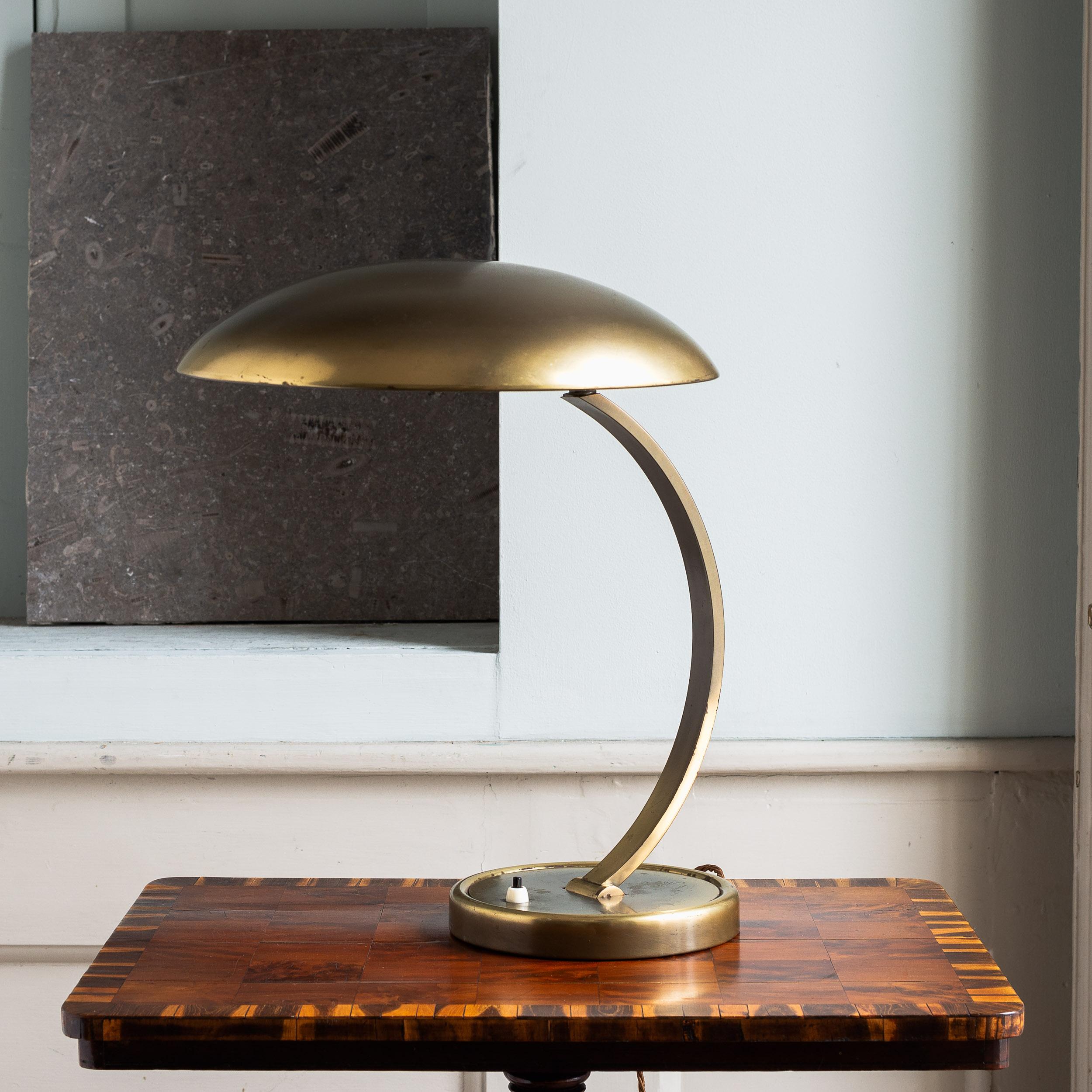 1950er Jahre Lampe von Christian Dell für Kaiser Idell, Modell 6751 (20. Jahrhundert)